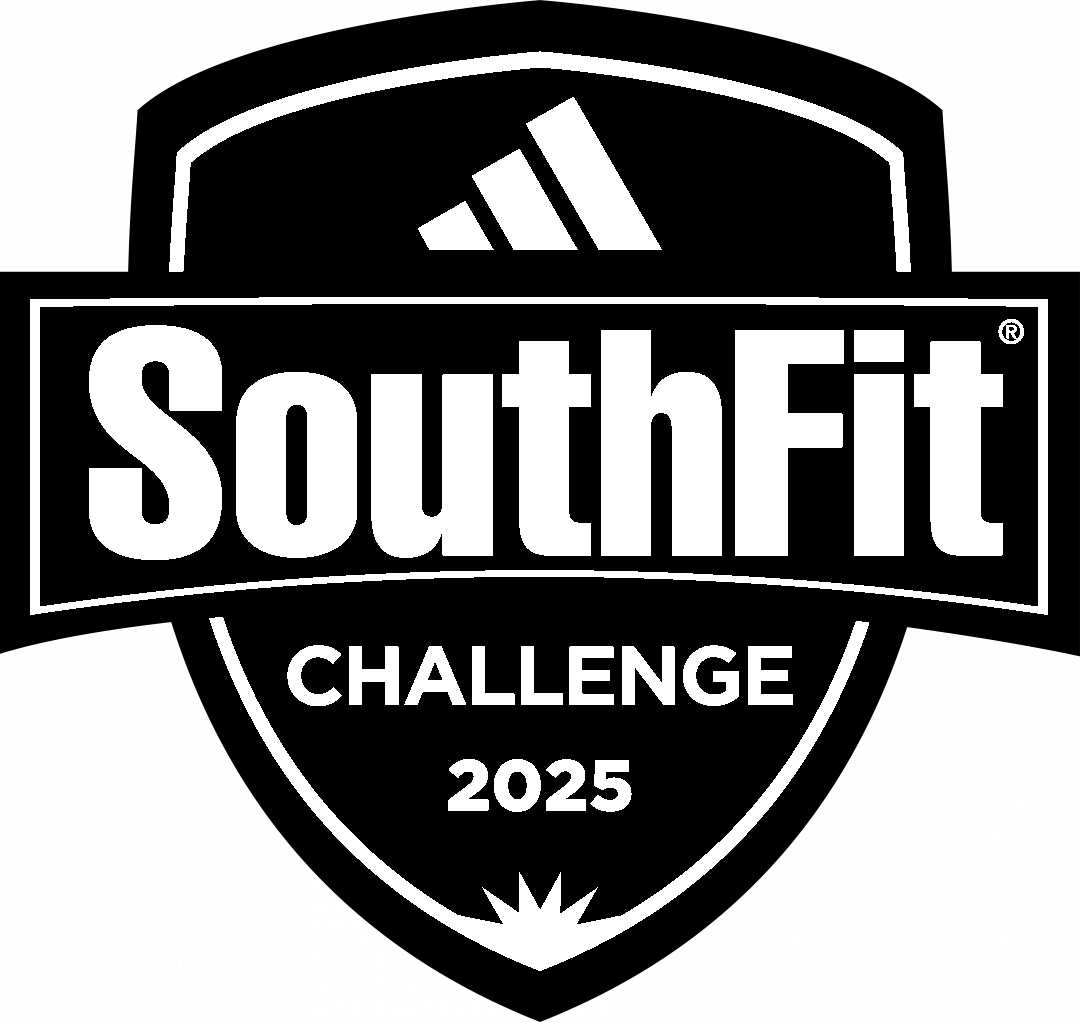 Logo en color blanco y negro del concurso SouthFit Challenge 2025, con un escudo y un símbolo de una estrella en la parte inferior.