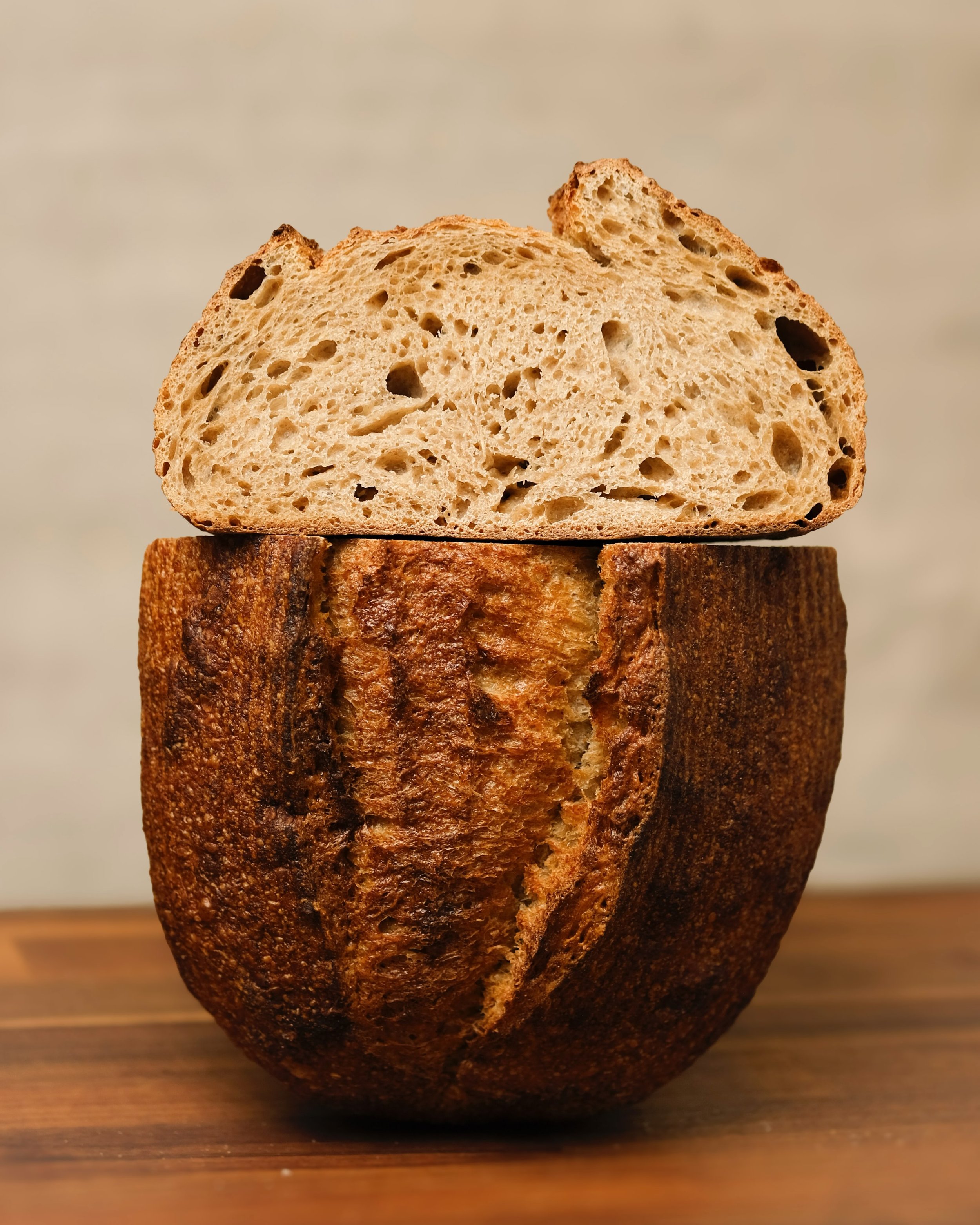 California Country 🌾

Our classic sourdough loaf is made with fresh-milled Californi Grown wheat