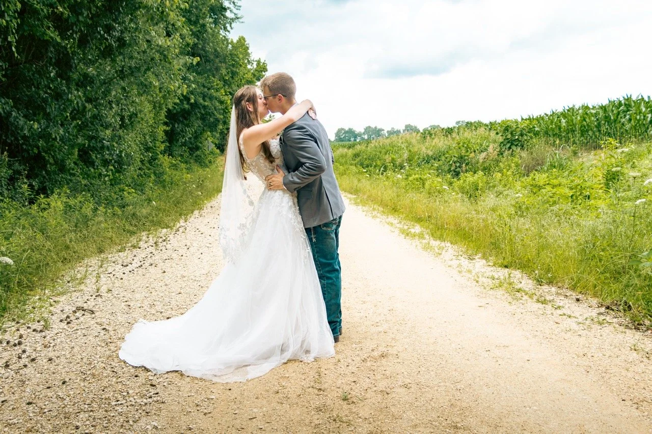 PeevyhouseWedding_BrideGroom-52.jpeg
