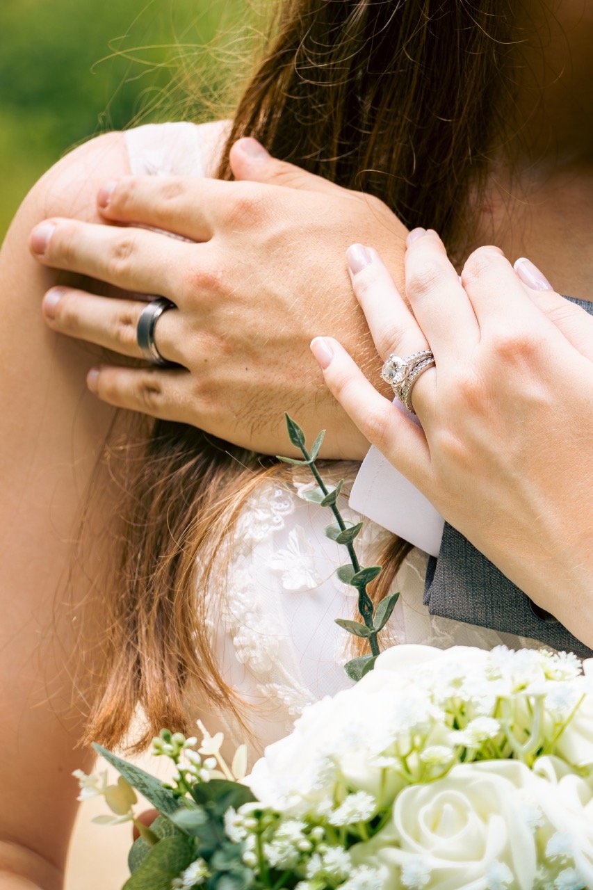PeevyhouseWedding_BrideGroom-27.jpeg