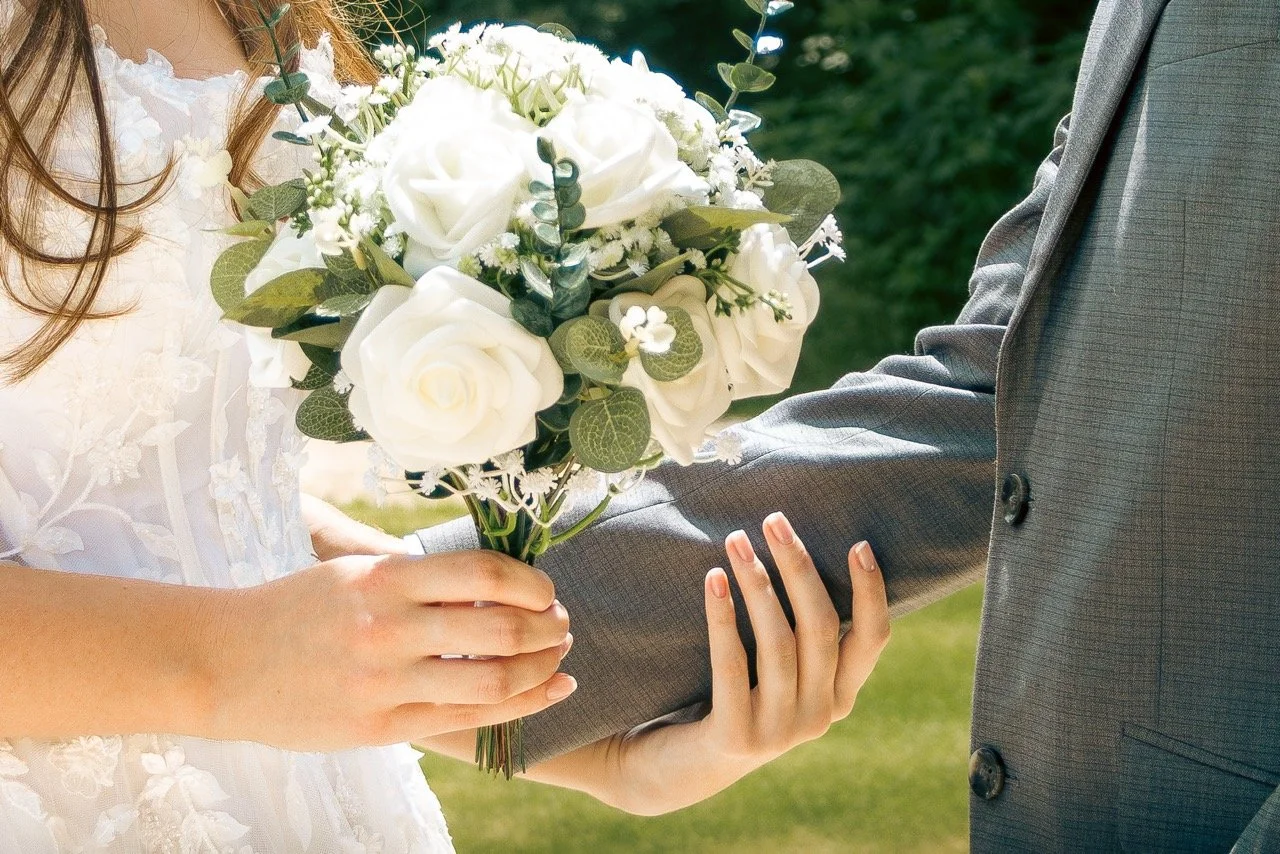 PeevyhouseWedding_BrideGroom-18.jpeg