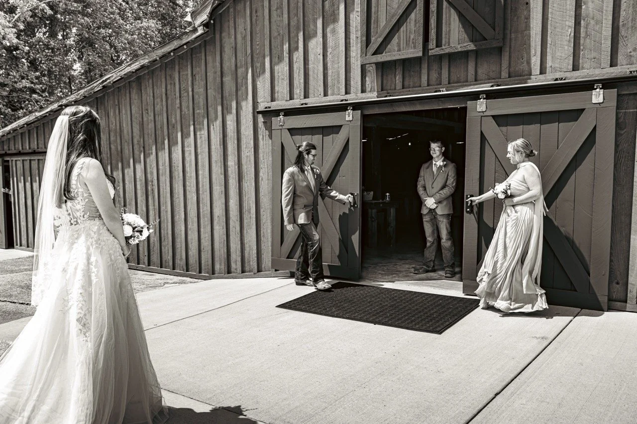 PeevyhouseWedding_BrideGroom-5.jpeg
