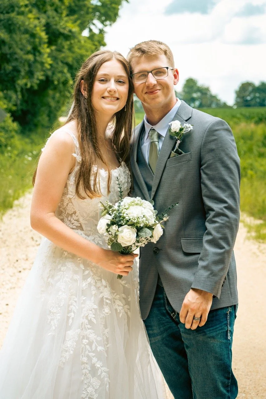 PeevyhouseWedding_BrideGroom-23.jpeg