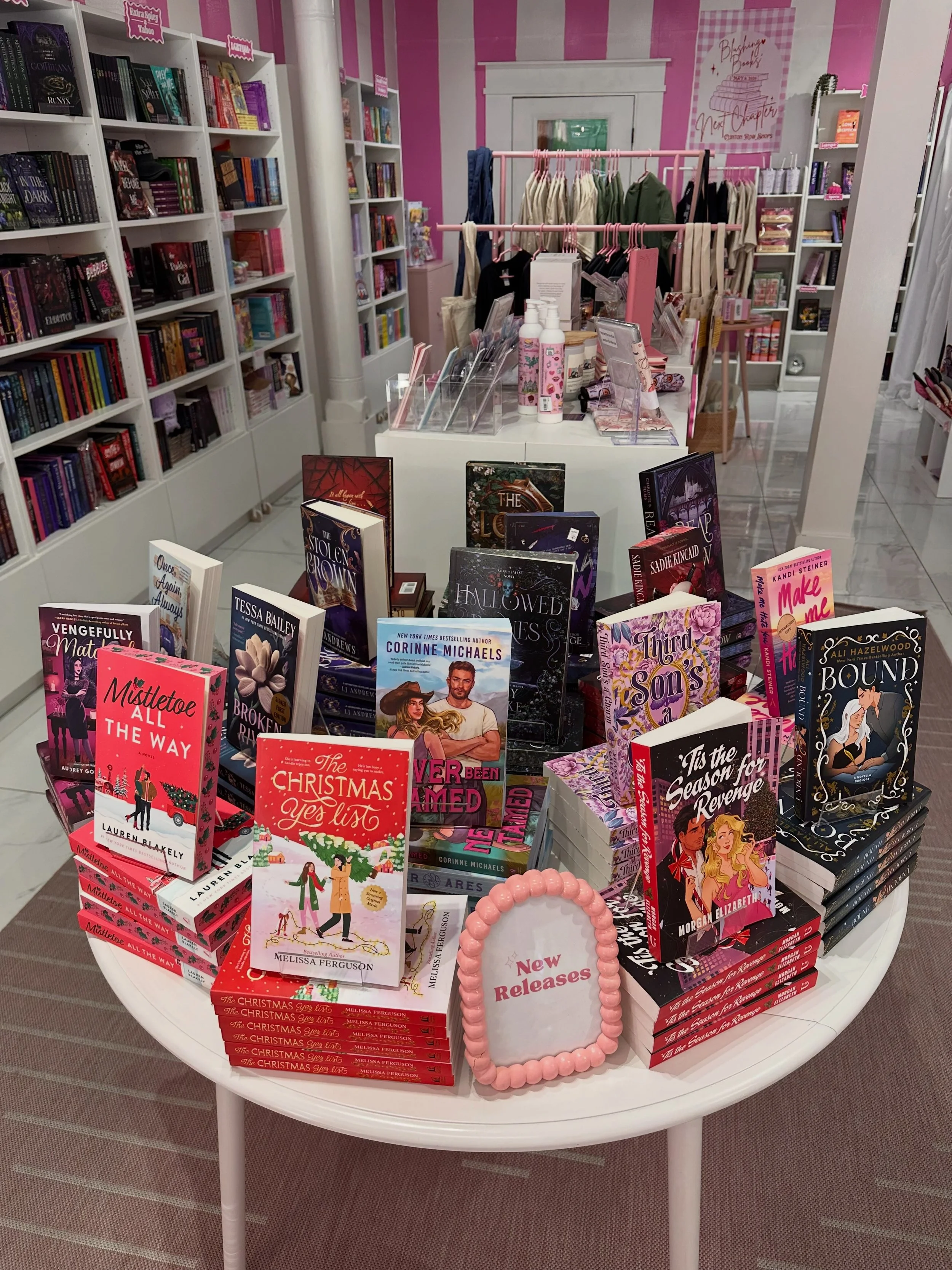 NEW RELEASE TUESDAY!!! 📚

We&rsquo;re loving the red/pink vibe of the books this week, we love when books match the store! 💕❤️

More Christmas releases today (yay!!), a new release from @kandisteiner with signed bookplates, @alihazelwood&rsquo;s re