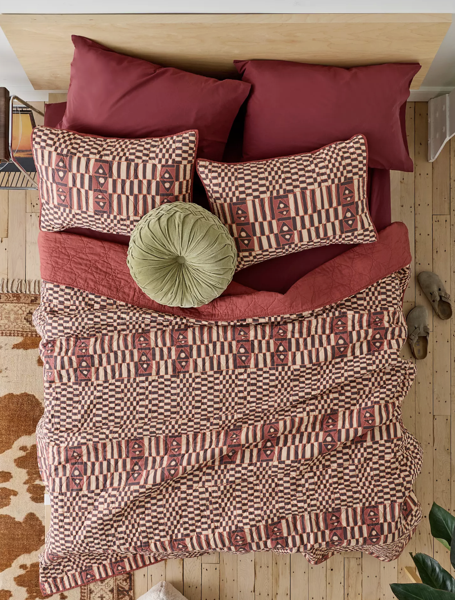 Verona Bedding.png