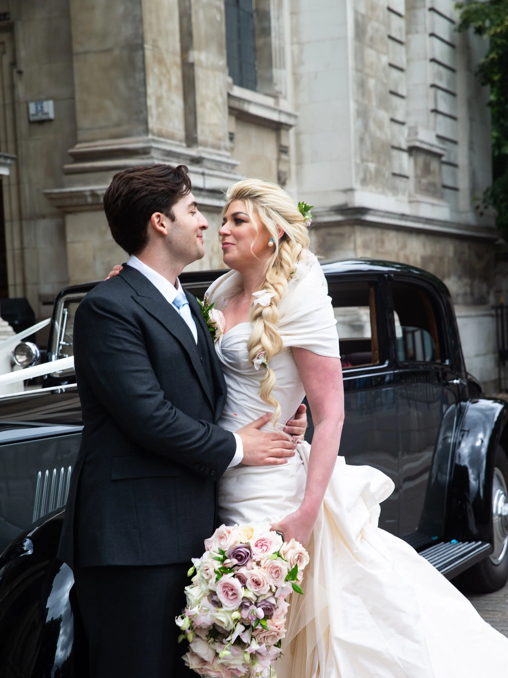 Getting married in style with a Rolls-Royce ❤️