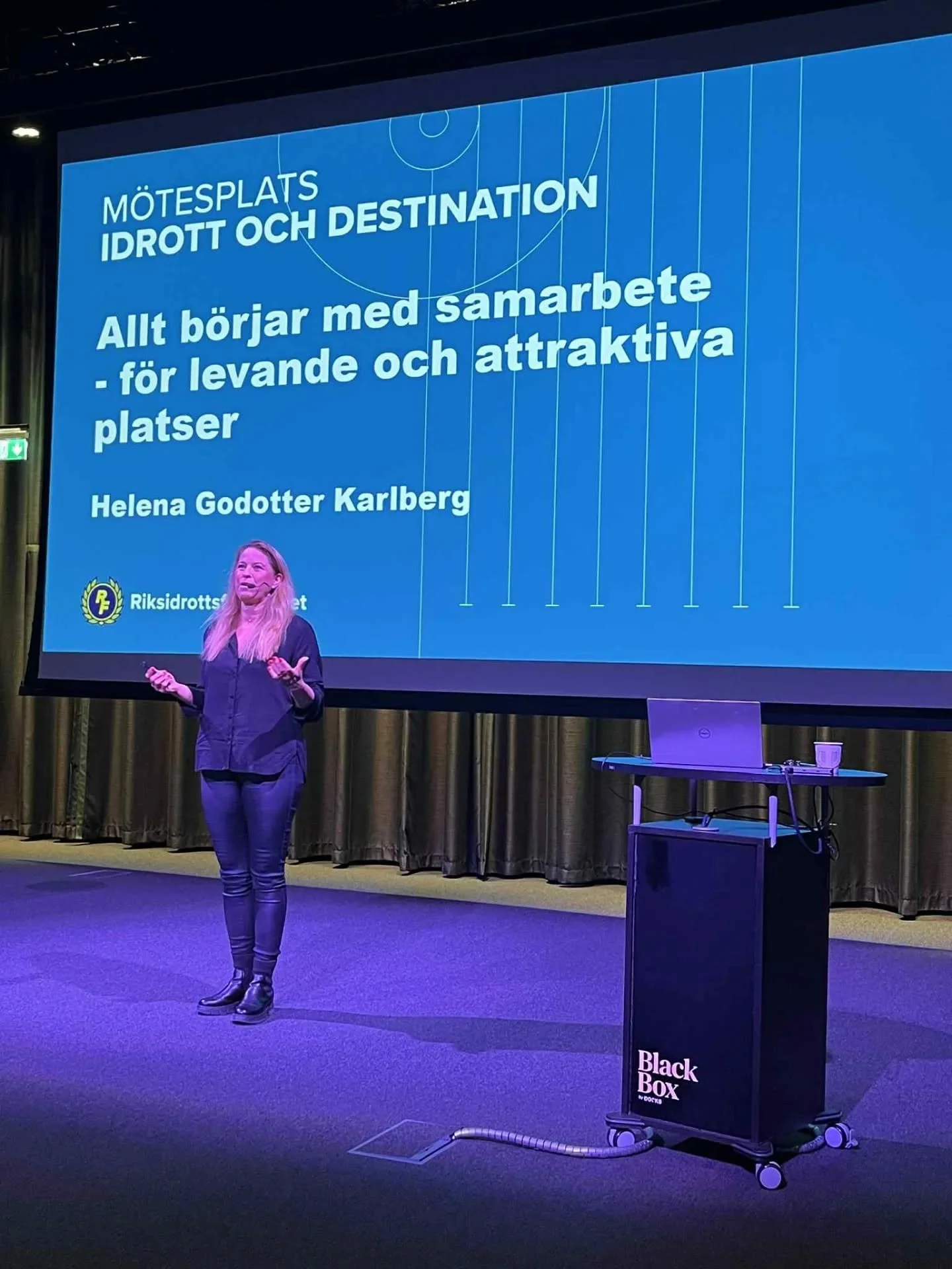 Vilken energikick! 

S&aring; roligt att f&aring; tr&auml;ffa s&aring; m&aring;nga engagerade m&auml;nniskor fr&aring;n Sveriges idrottsf&ouml;rbund, destinationer och RF-SISU distrikt vid Riksidrottsf&ouml;rbundets &aring;rliga &quot;M&ouml;tesplats