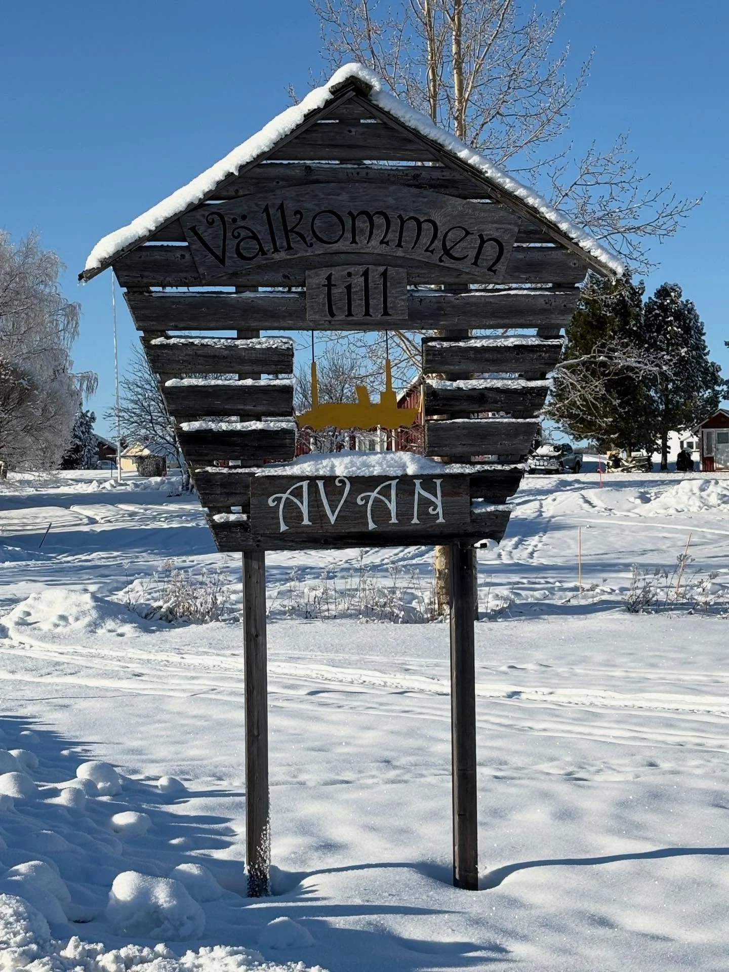 V&auml;lkommen till Avan. Vacker och v&auml;lkomnande skylt med stark identitet. Me like 🫶 Min tur fortsatte vidare till B&auml;linge &hellip; 

#platsidentitet