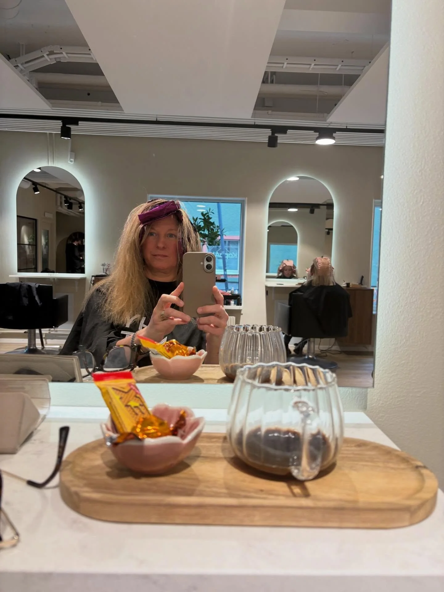 N&auml;r man inte kan svara i telefon n&auml;r kompisen ringer och skickar en bild p&aring; anledningen &hellip; och f&aring;r detta till svar &hellip; (bild 2)

#vardagskomik