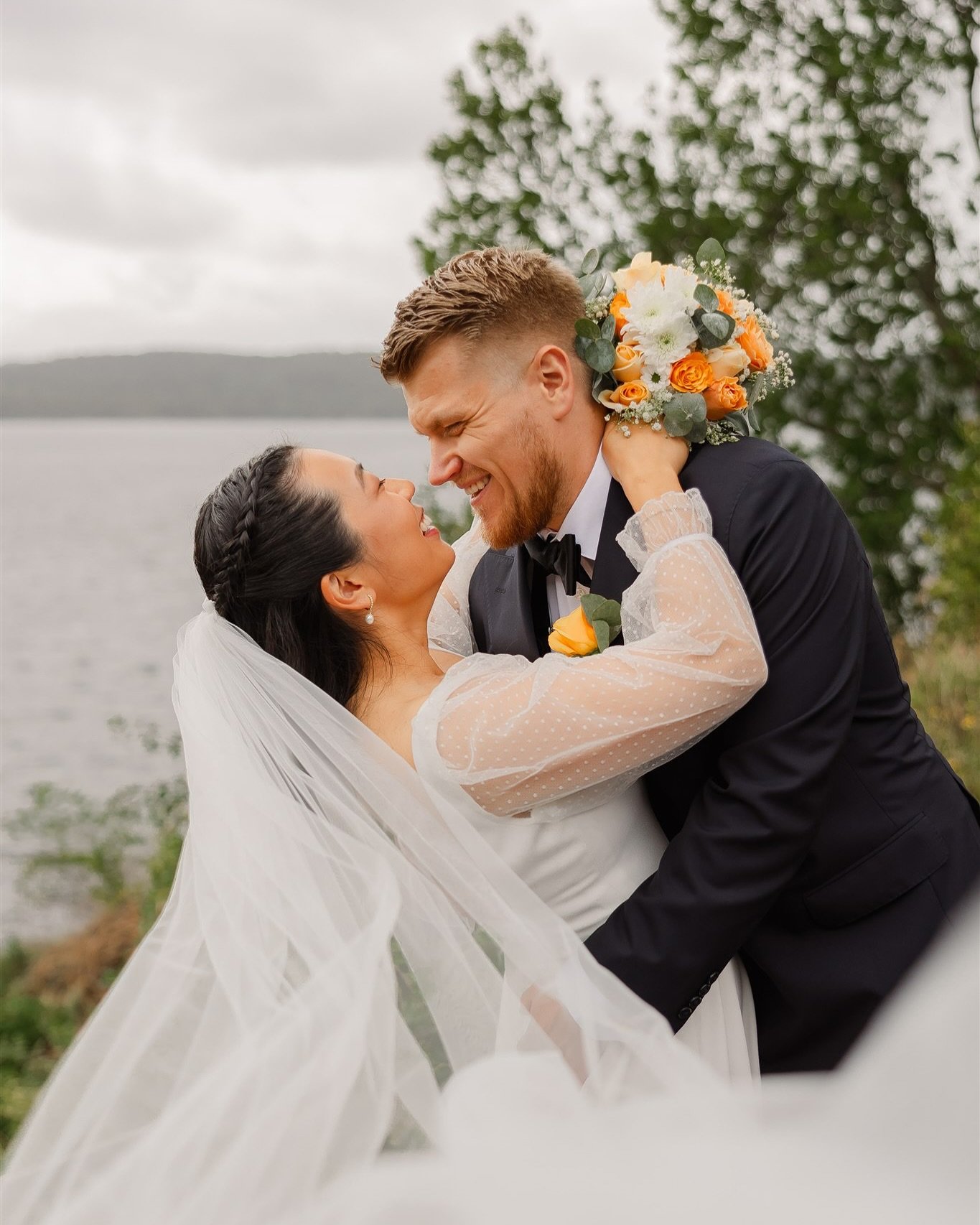 Karina &amp; Sondre || Frekhaug, Norway
What a beautiful (&amp;rainy) day this wedding was last august &mdash; full of love, energy &amp; good vibes ! 😍 We found the perfect spot for their portraits while waiting out the rainstorm. 
pro tip: bring c