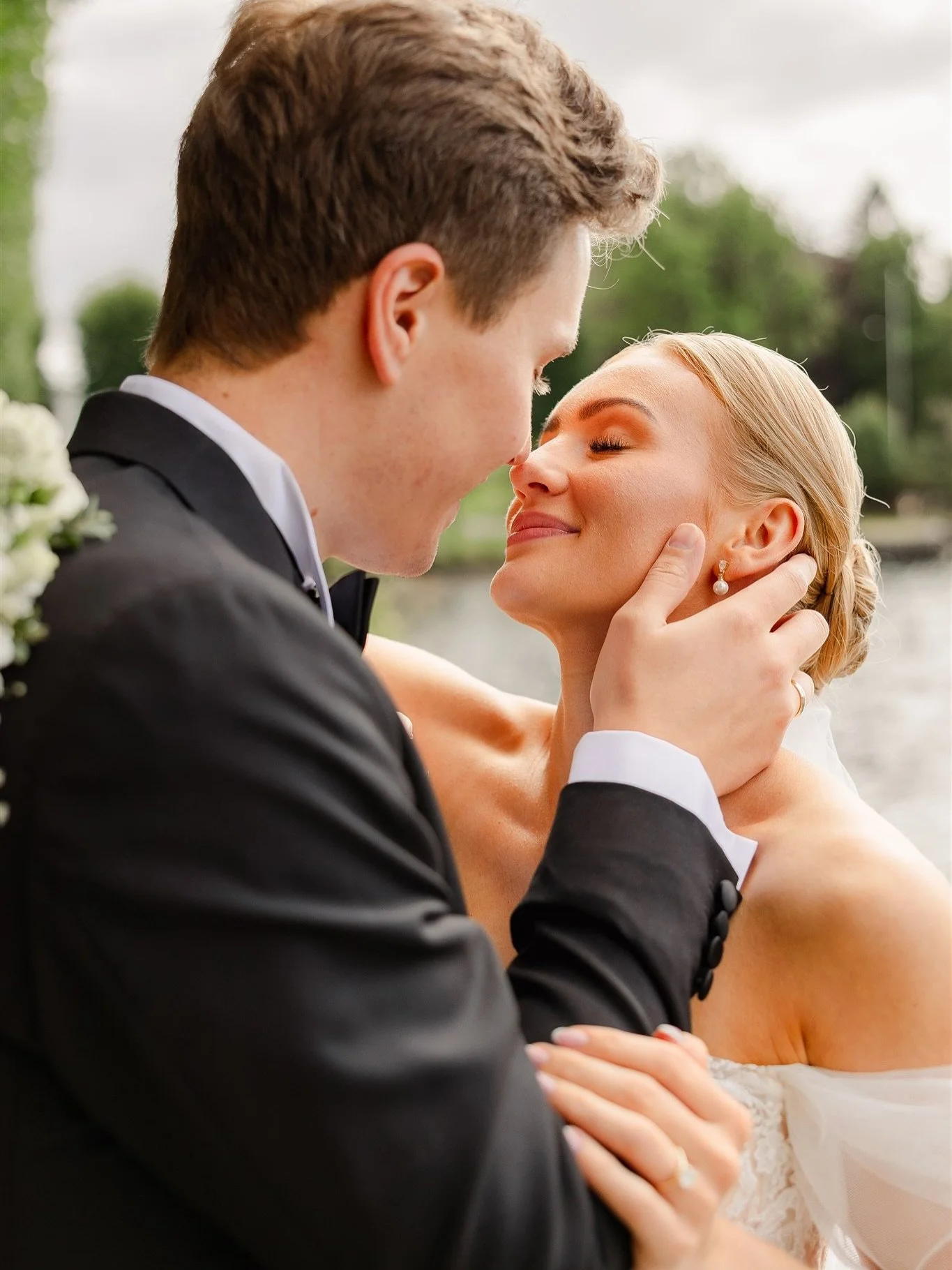 From teenage sweethearts to husband &amp; wife 💍 

Marie &amp; Marius&rsquo; love story started back in their teens, and this weekend they said &ldquo;I do&rdquo; on the most beautiful August day ☀️ Surrounded by their favorite people, they celebrat