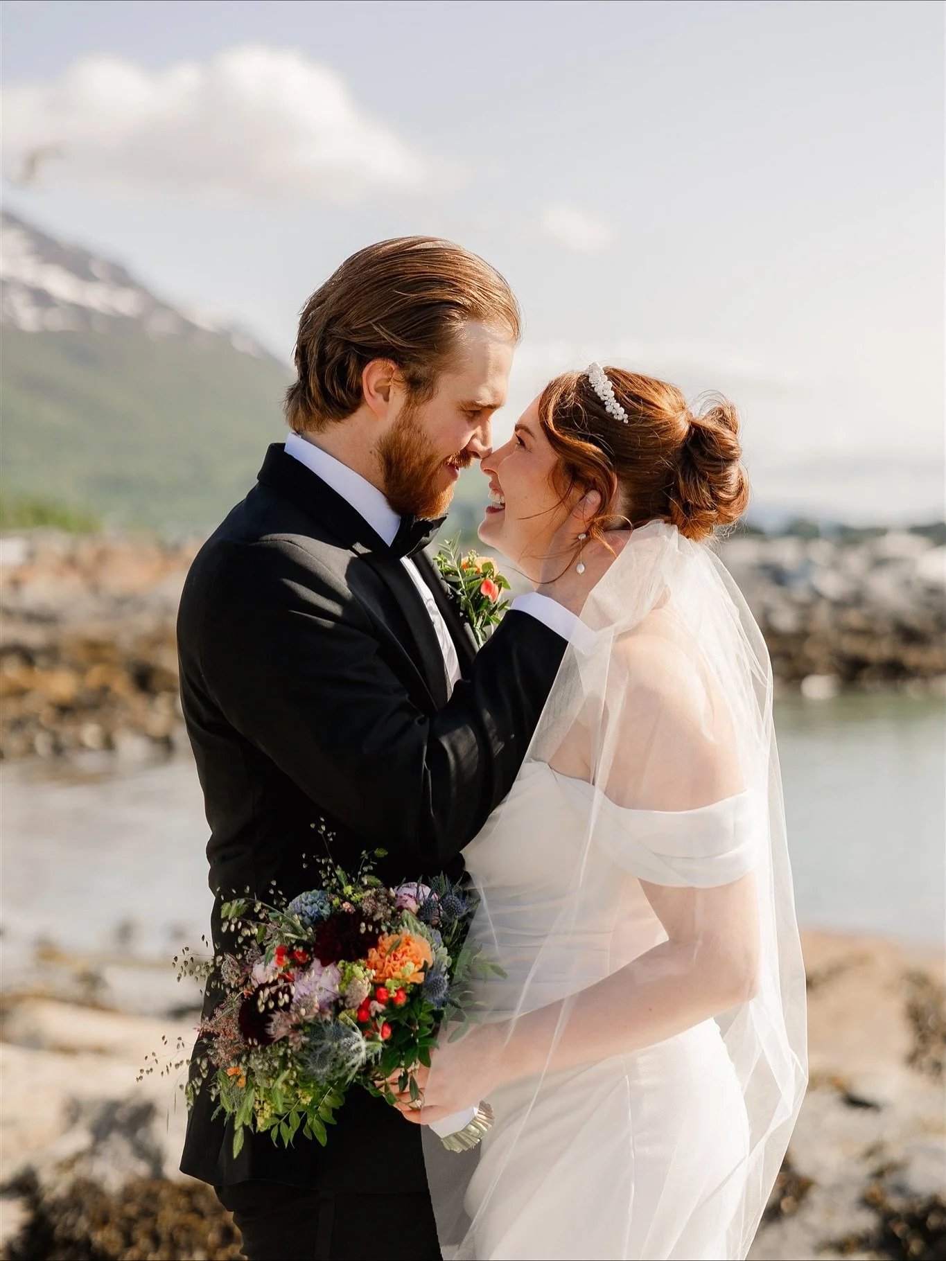 First look &amp; portraits in beautiful Troms&oslash; 💕 

___________
Vendors: 
Dress and veil and headpiece store // The Wedding Shoppe (@weddingshoppeinc)
Dress designer // Selby Rae (@selbyrae)
Jewelry // Anthropologie (@anthropologieweddings)
Sh