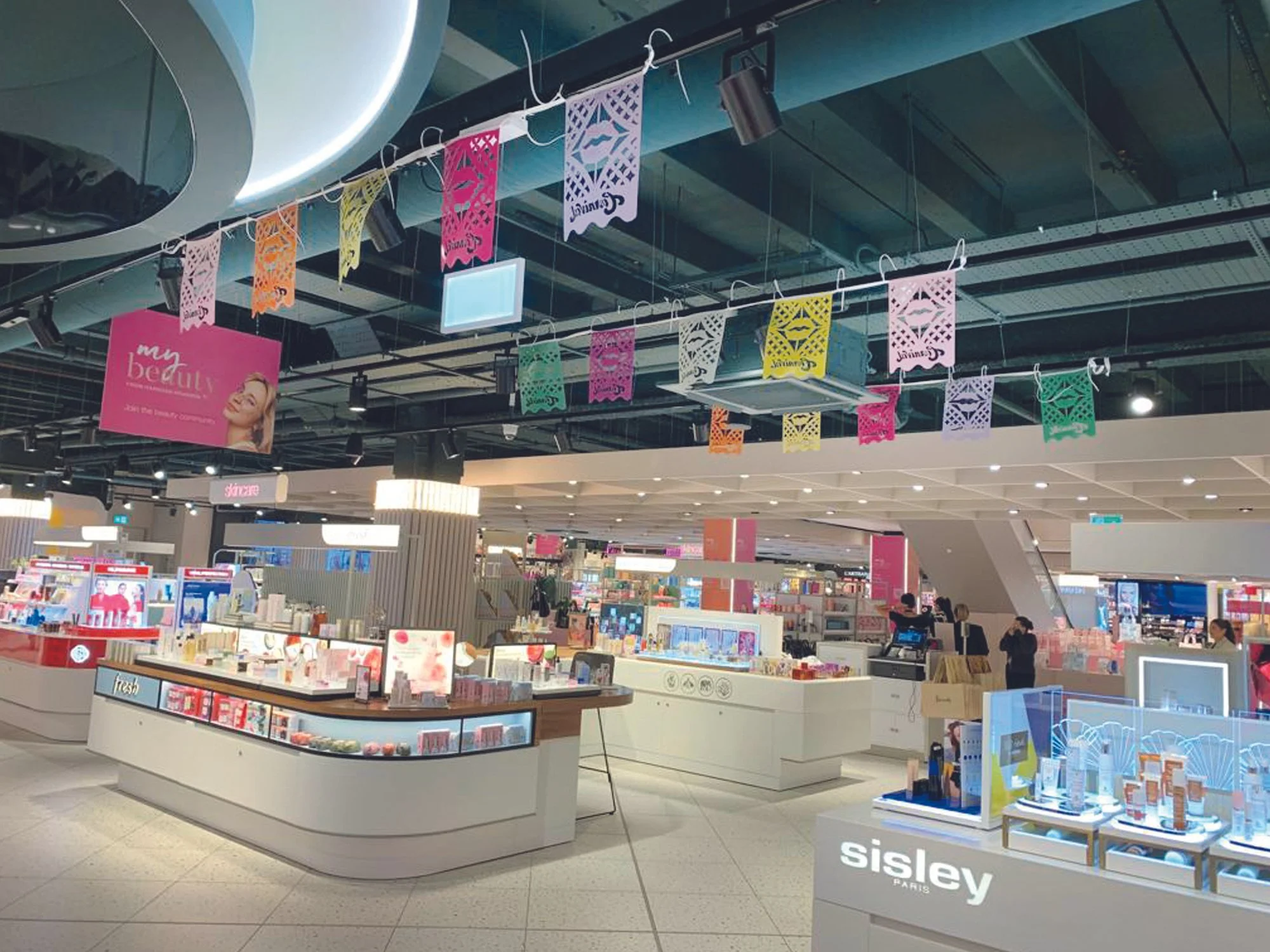 Wallmade Harrods Bunting in Situ.jpg