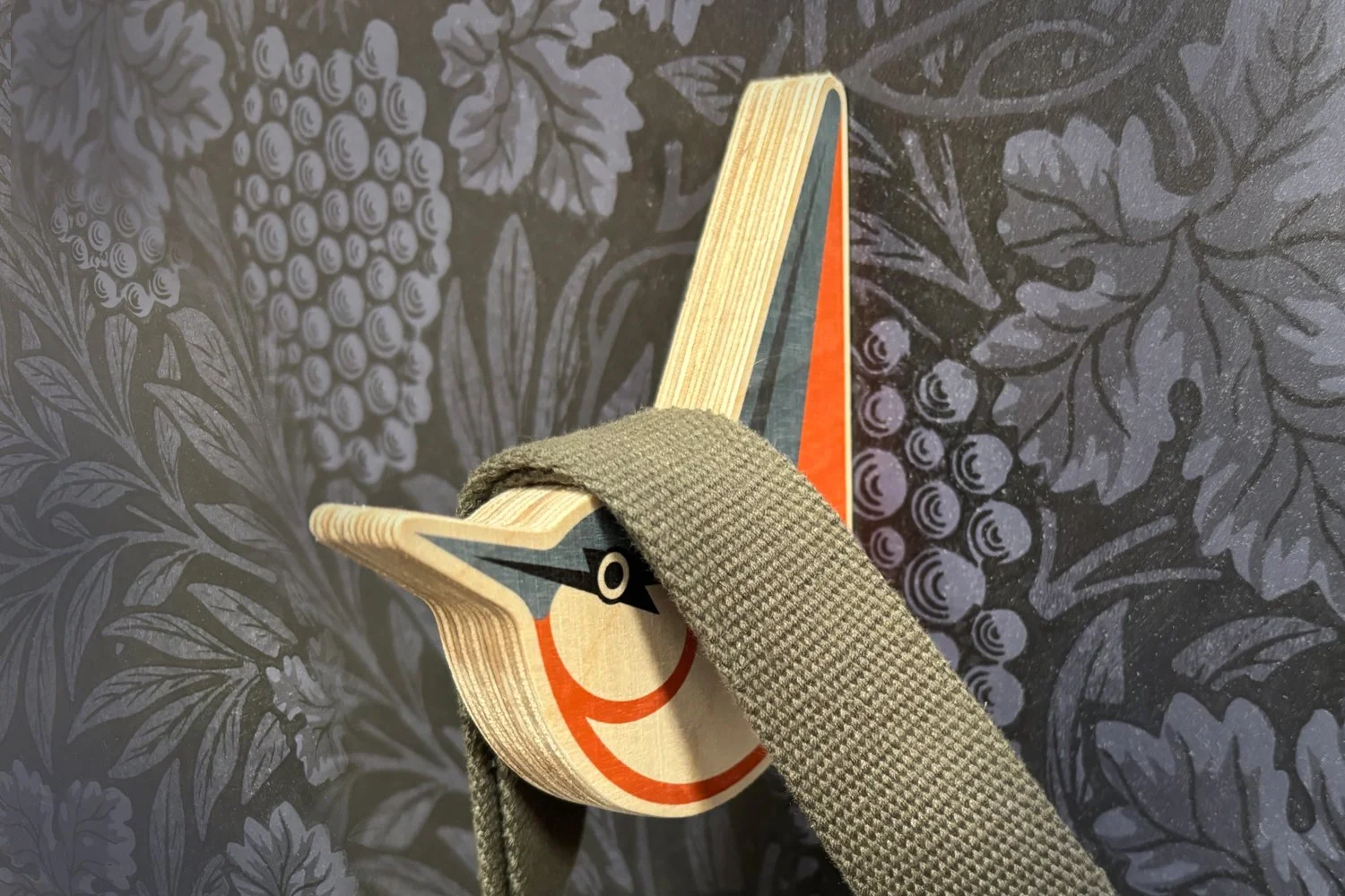 Nuthatch with bag.jpg