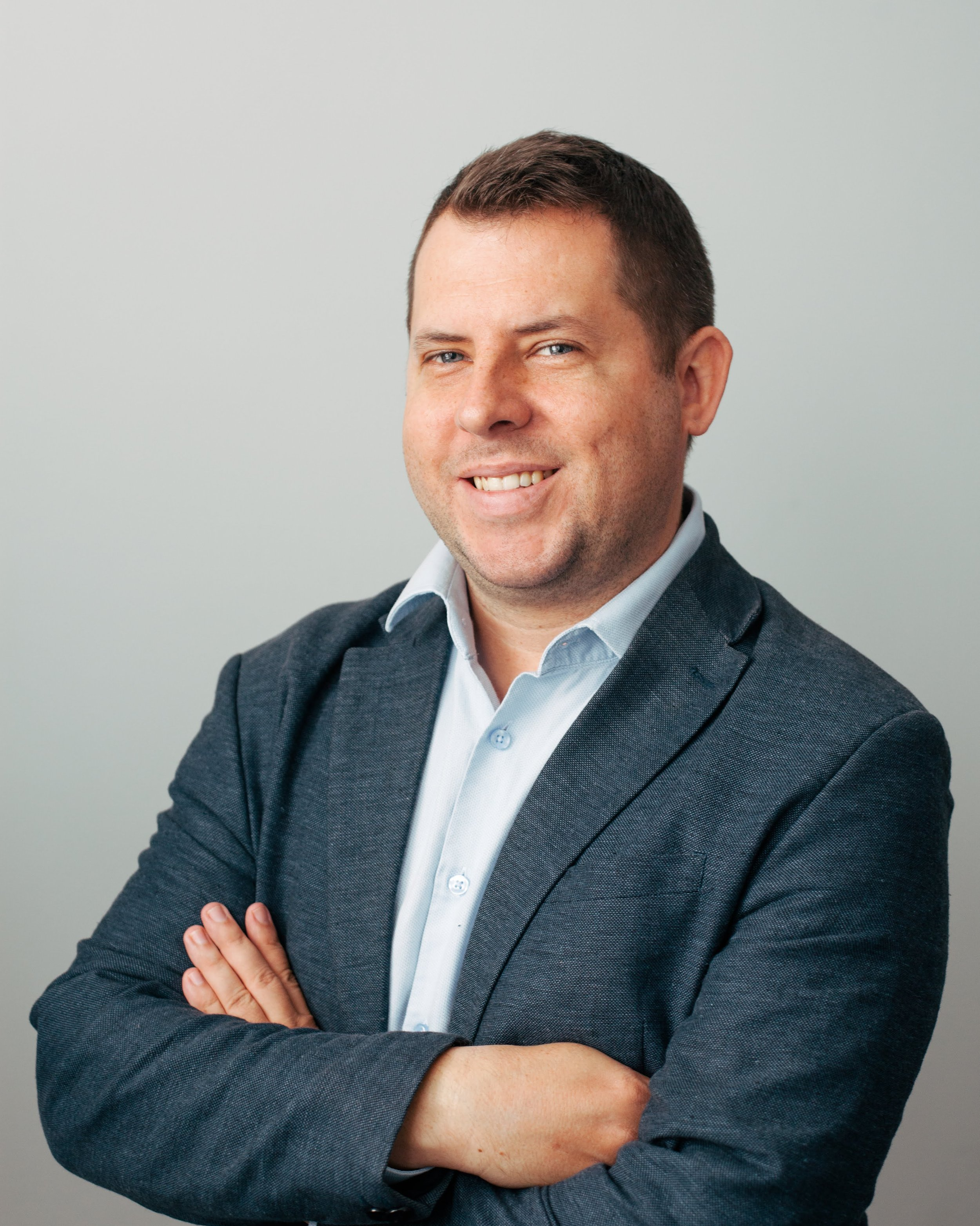 Andy Gillin – przewodnik językowy Bond & Bridge Culture z Nowej Zelandii