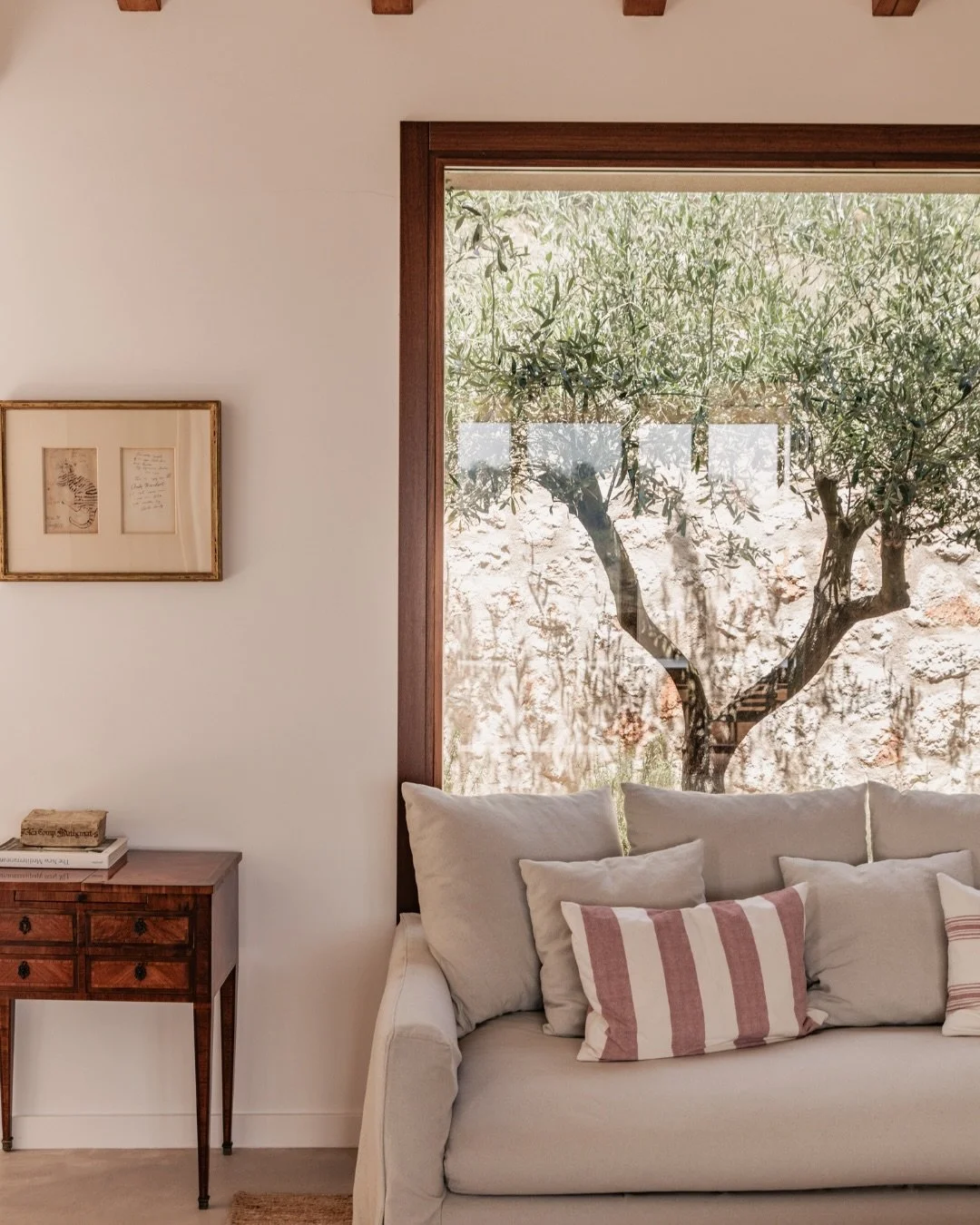 What does Mediterranean living feel like?

In Llamp&iacute;: warm wood, natural textures and timeless pieces that enhance the stone and the natural light.

Serene. Simple. Authentic.

Would you stay here? ✨

#mallorca #slowlivingmallorca #interiorins