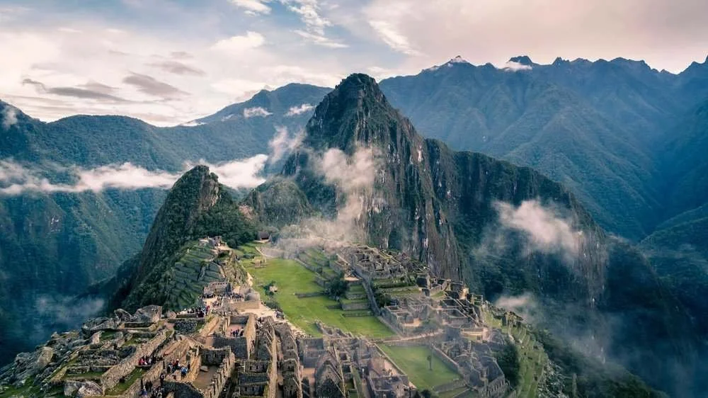Machu Picchu tra le montagne del Perù