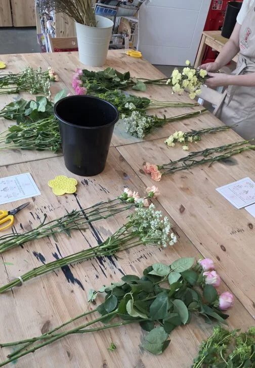 floristry-workshop-with-bud-vases-london-6-portrait-hd.jpg