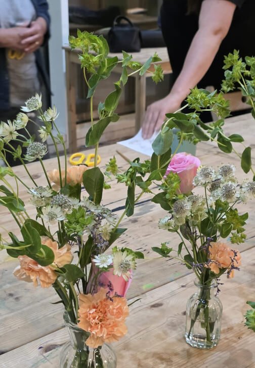 floristry-workshop-with-bud-vases-london-portrait-hd.jpg
