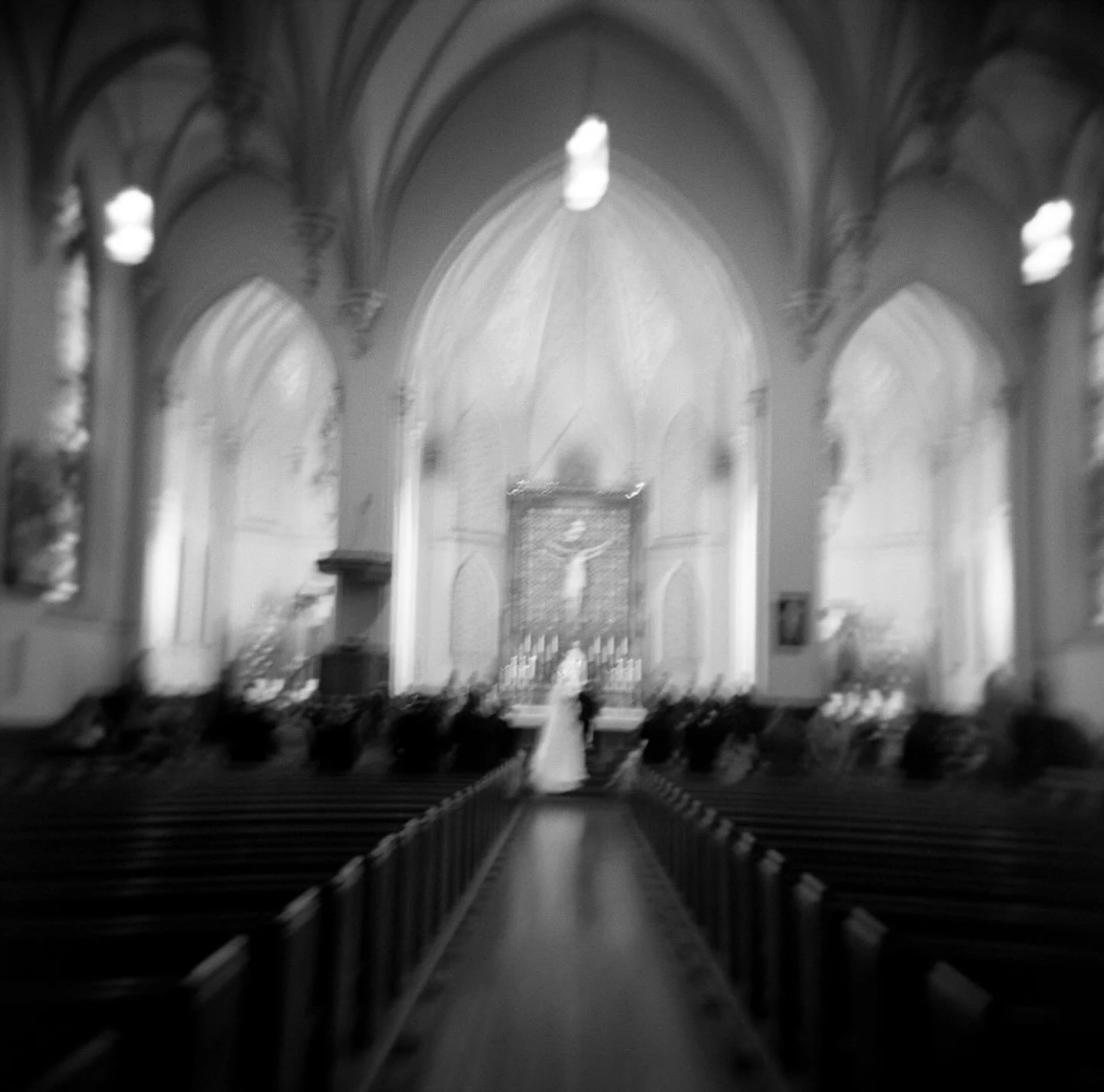 Each Holga frame feels like a little surprise gift from the camera itself: unpredictable, imperfect, and full of character. You never quite know what you&rsquo;ll get, and that&rsquo;s the magic of it.

#TennesseeWeddingPhotographer
#KnoxvilleWedding