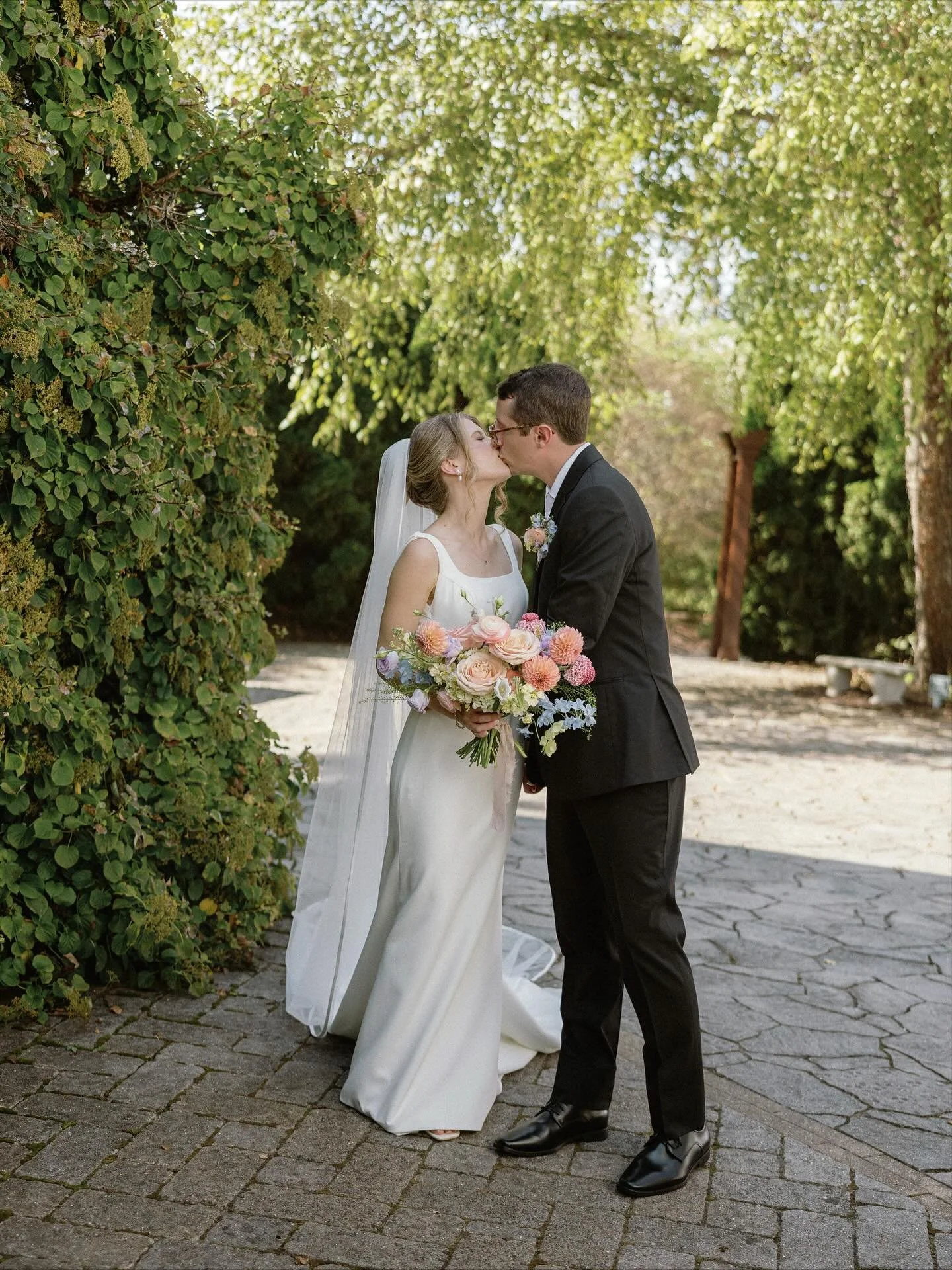When you know, you know. 

A collection of favorite moments from Magen &amp; Andy&rsquo;s September wedding day. 

Venue: @the__julianna 
Photography: @torilynnephoto 
Planning: @forgetmenotknoxville 
Florals: @flourishflowerweddings 
HMU: @rvldbeaut