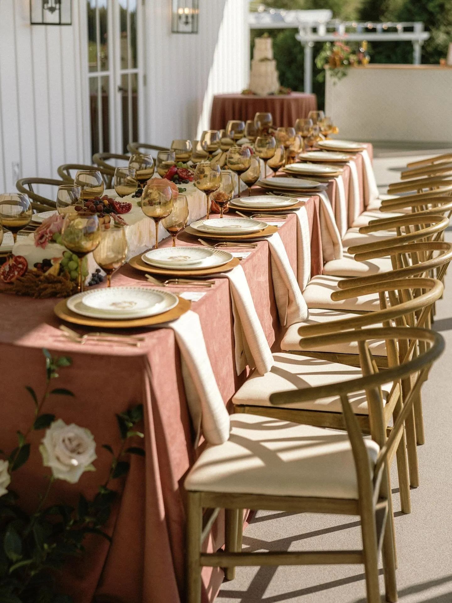 The details from this day just honestly needed their own post. 🍂

Planning: @heatherbengeofficial @alexiawoolumssaa
Photography: @torilynnephoto
Host: @styledshootsacrossamerica
Venue: @thewhitedovebarn
Florals: @houseofbernal @thebloomroom_nashvill