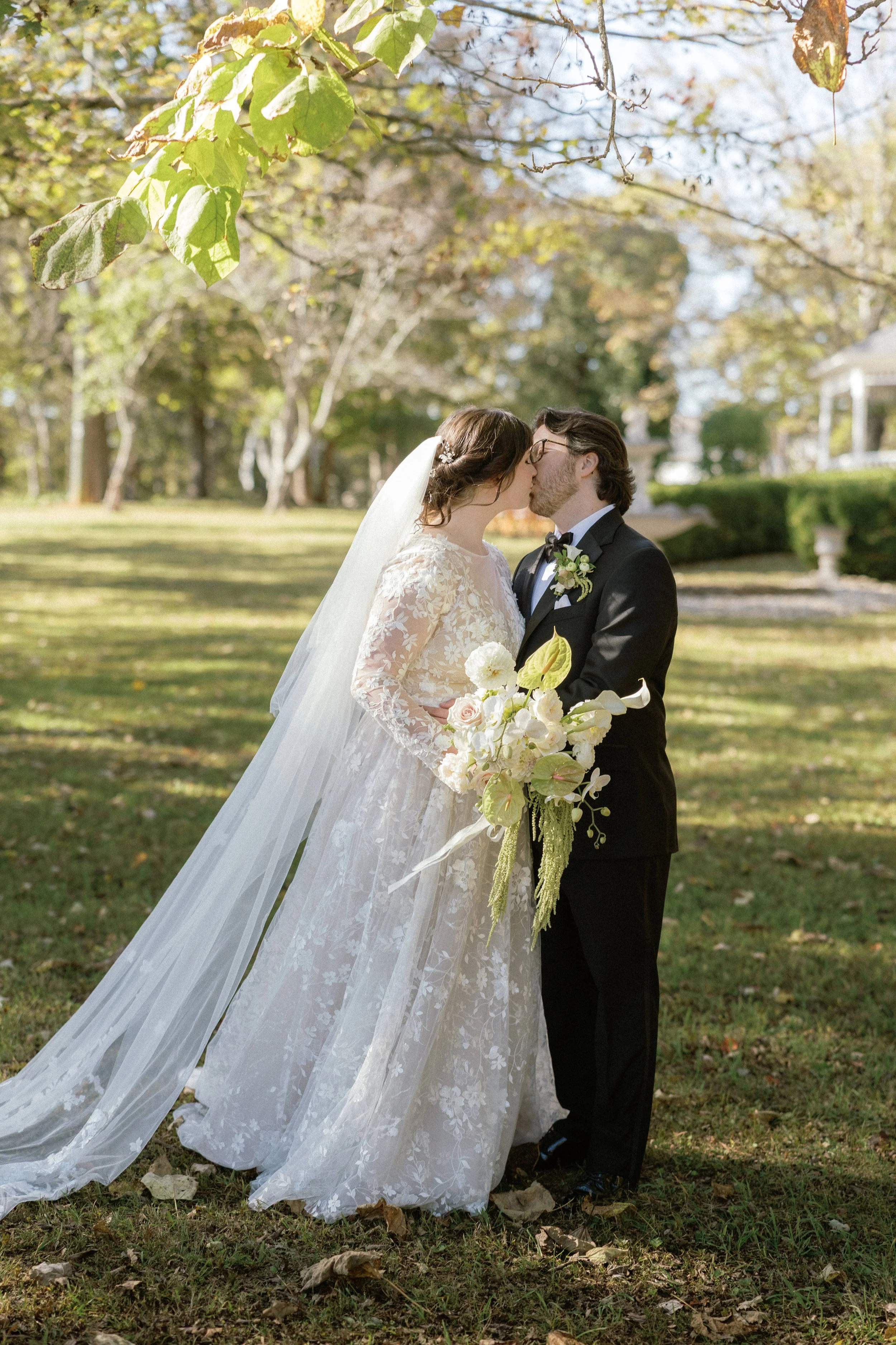 jillian-ford-wedding-whaley-mansion-bride-groom-tori-lynne-photography-56.jpg