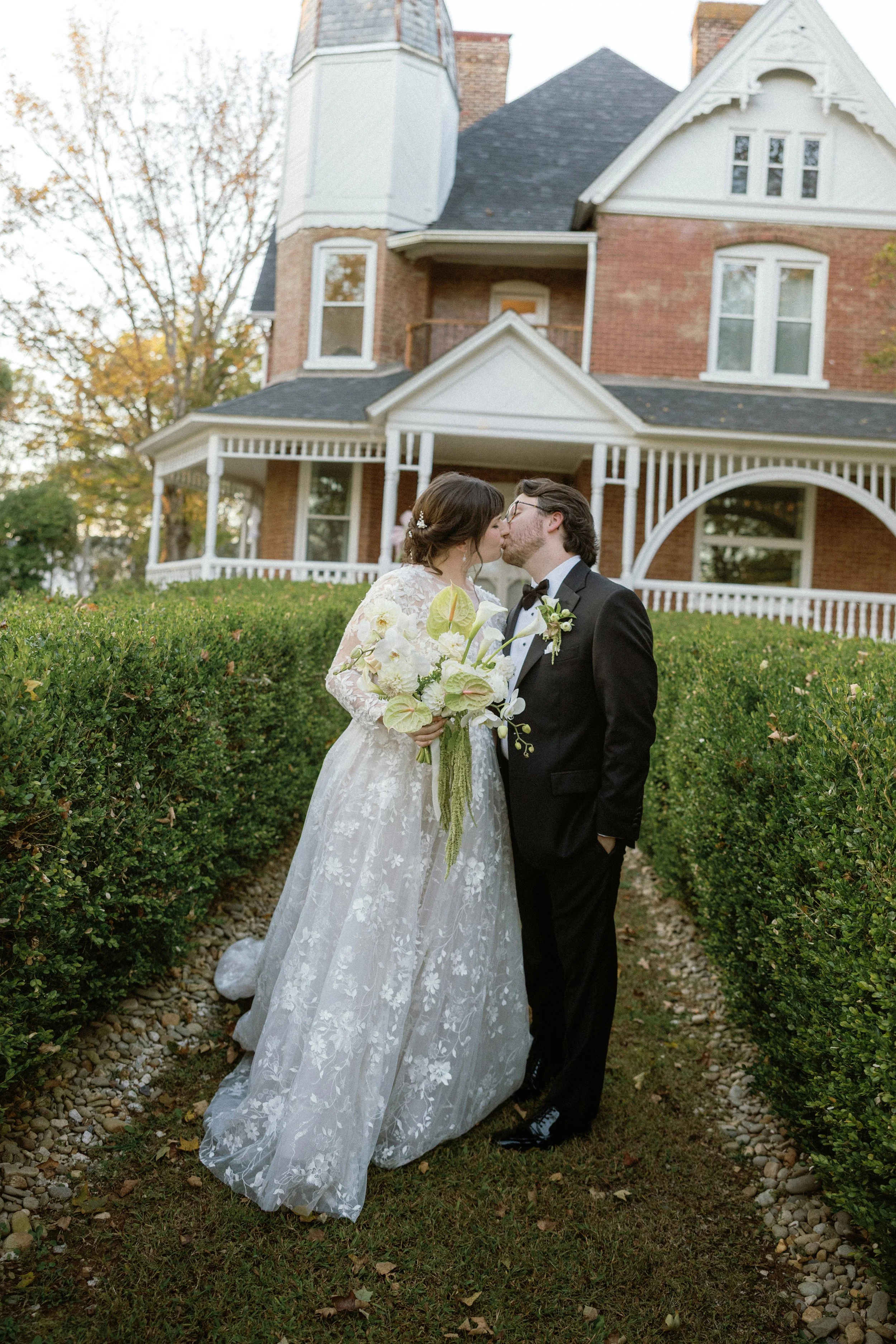 jillian-ford-wedding-whaley-mansion-newlyweds-tori-lynne-photography-25.jpg