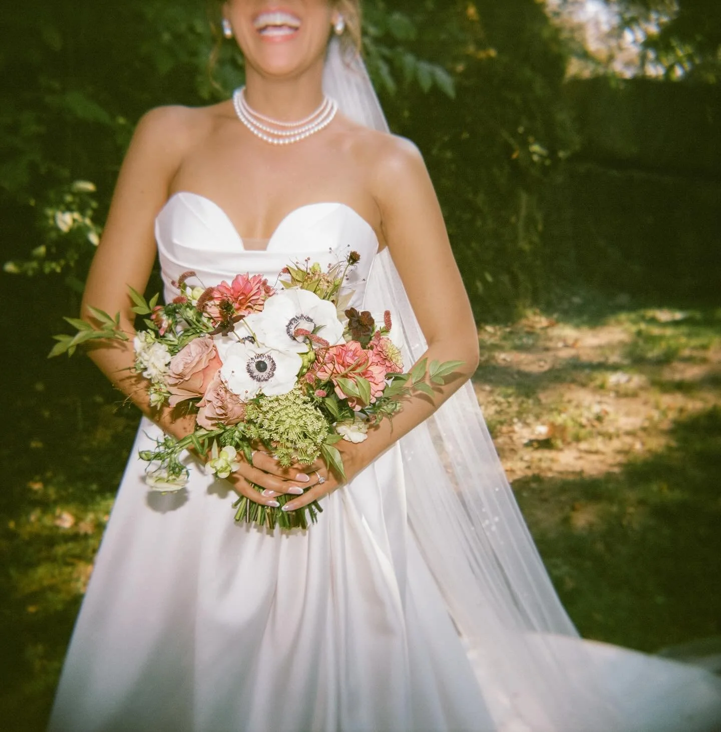 A few favorite frames from a favorite day. 💐

Planning: @theexclusive_planninganddesign
Photography: @torilynnephoto
Venue: @thequarryvenue
Florals: @vintage_floral_designs
Content creation: @justaspoonfulofeventscontent
Hair: @andemae_curlystylist
