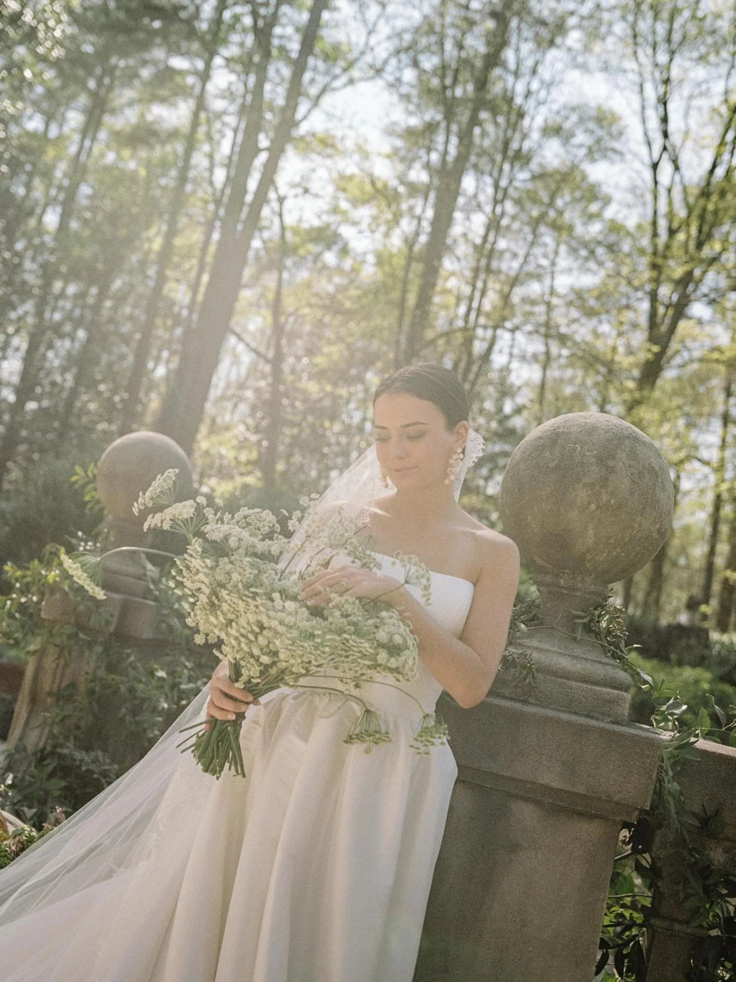 Noelle, on film. 

Host: @styledshootsacrossamerica
Planning: @heatherbengeofficial
Photography: @torilynnephoto
Venue: @ahcweddings
Flowers: @intrigueteaches workshop led by @intrigue_designs
Floral Co-host: @lush_design_studio_
Production Partner: 