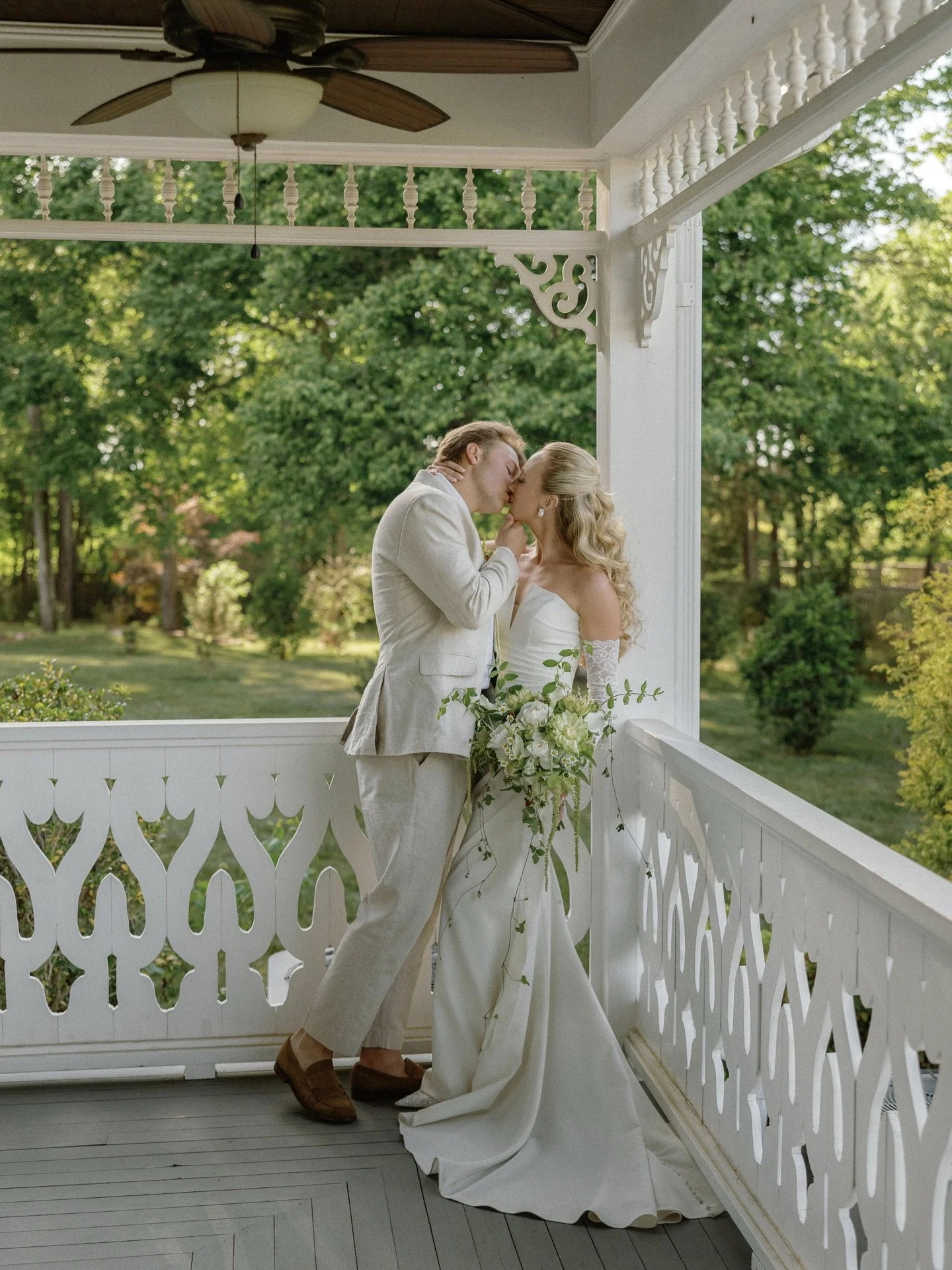 southern charm &amp; stolen kisses 🤍

Venue: @adelaide_events_venue
Florals: @elizamalone.florals
Dress: @savvybrideboutique
HMU: @christinestoreysmithhmua_team
Bride: @sophiehyde_
Groom: @weston_14
Planning: @loveclubcollectives