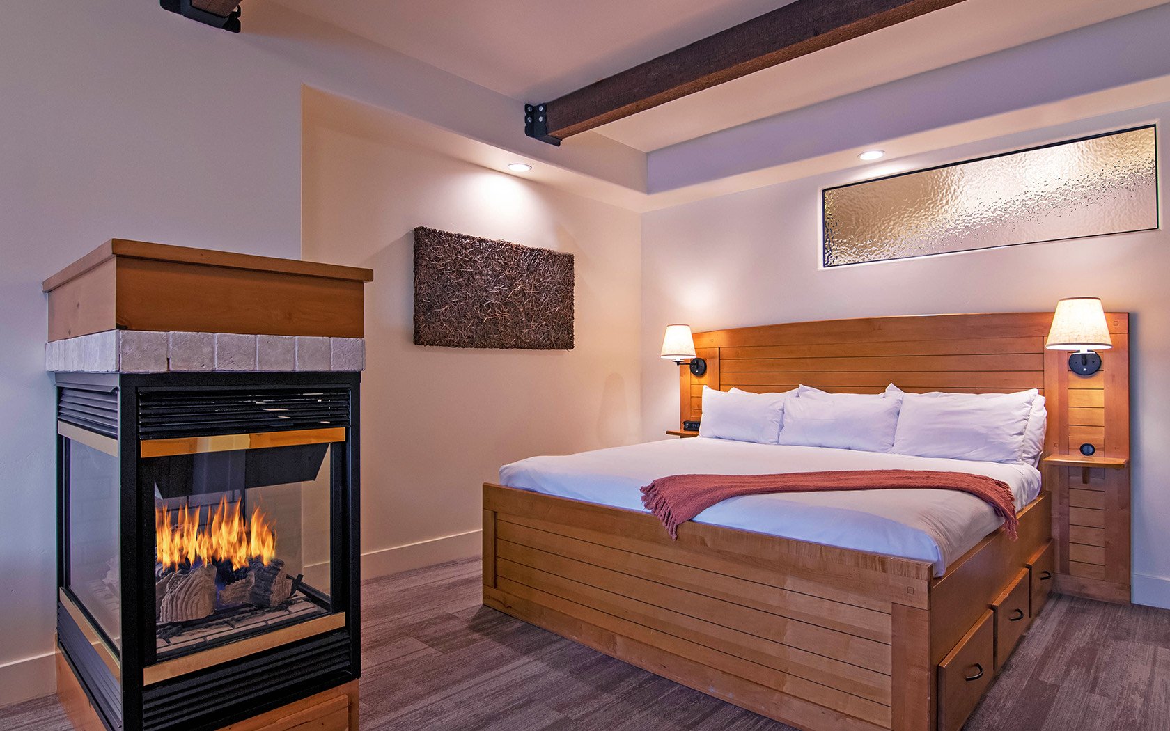 newpark-rooms-luxurysuite-01-624b168be7b68.jpg