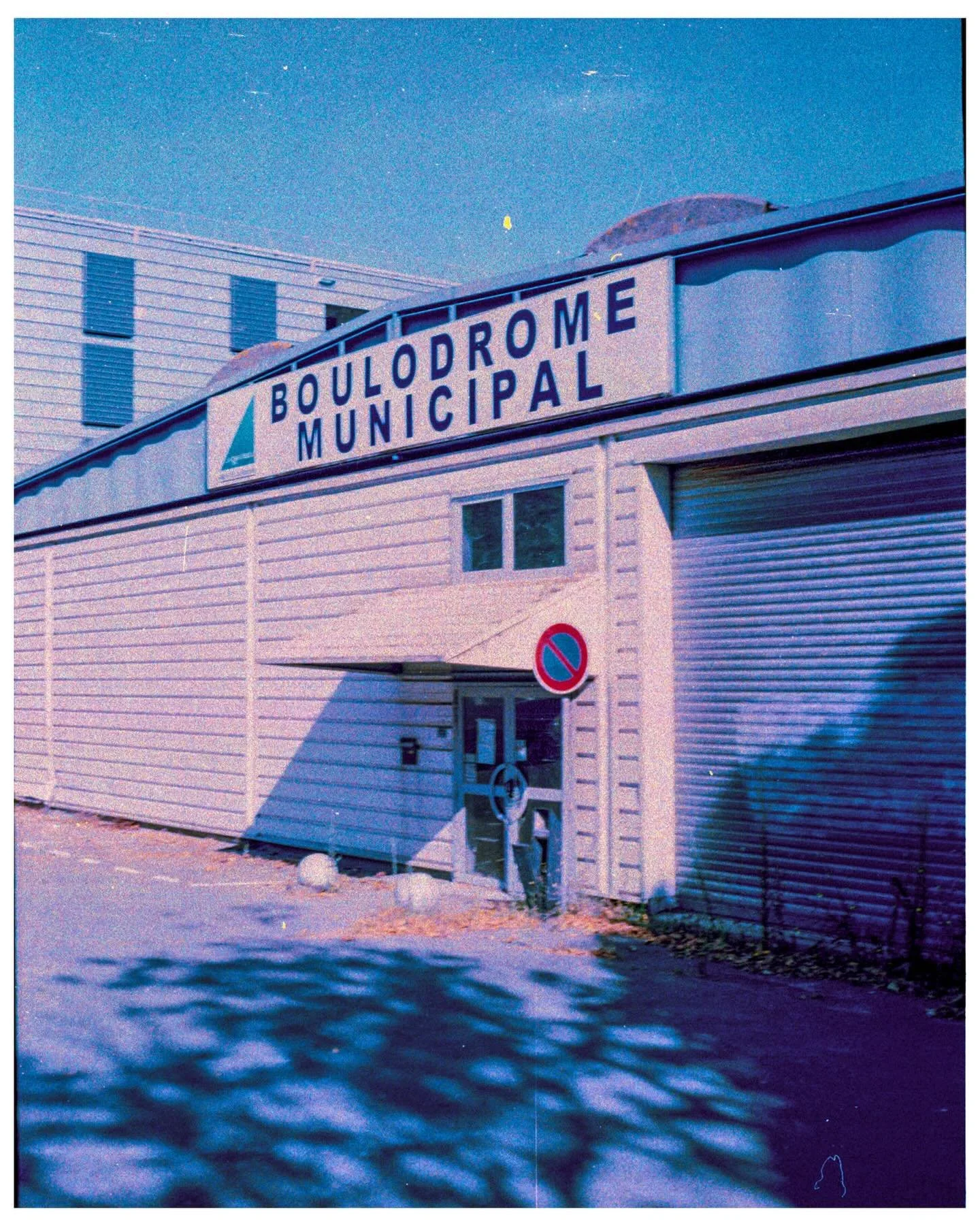 Cette nuit j&rsquo;ai r&ecirc;v&eacute; d&rsquo;Harry Styles, &ccedil;a m&rsquo;a inspir&eacute; cette s&eacute;rie color&eacute;e :))))

💅🏼 Olympus xa-2, Minolta srt101 50mm ma vie // des jolies pellicules Kodak et Fuji p&eacute;rim&eacute;es 
Sca