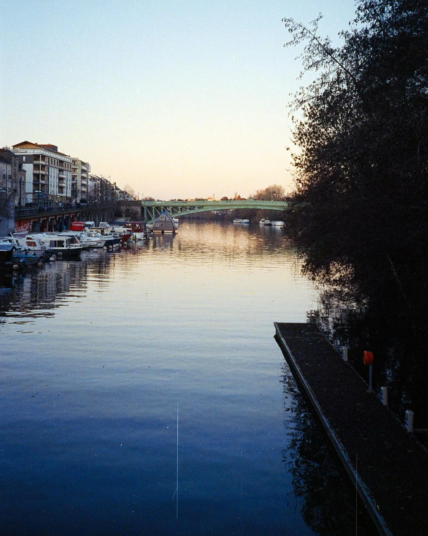 ❤️&zwj;🔥 Nantes ❤️&zwj;🔥

🥵 @sunbath.filmlab 500T + Olympus xa-2 + scan maison vite fait