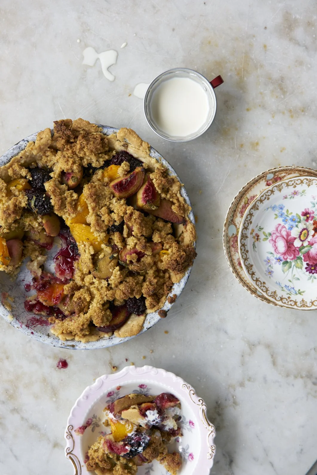 A baked dessert in a serving plate.