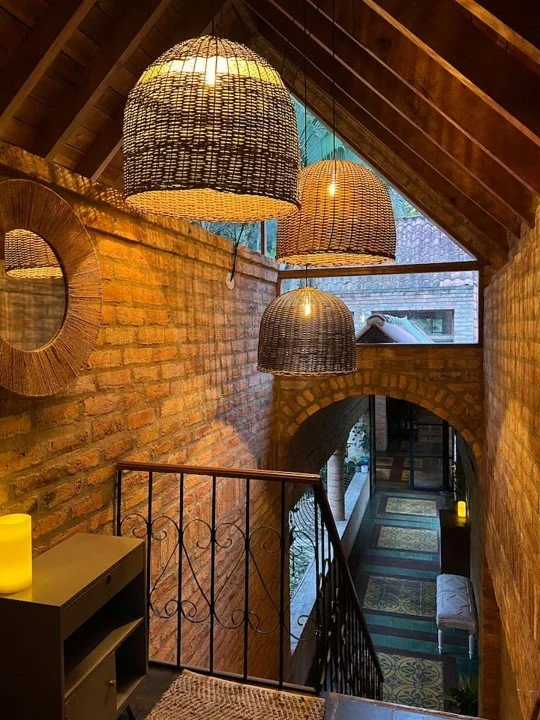 Escalera arriba noctura.jpg