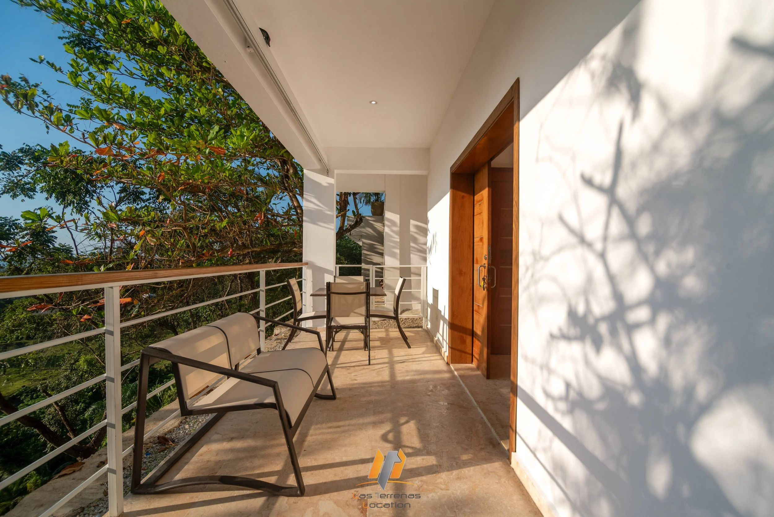 j terraza 2do bungalow.jpg