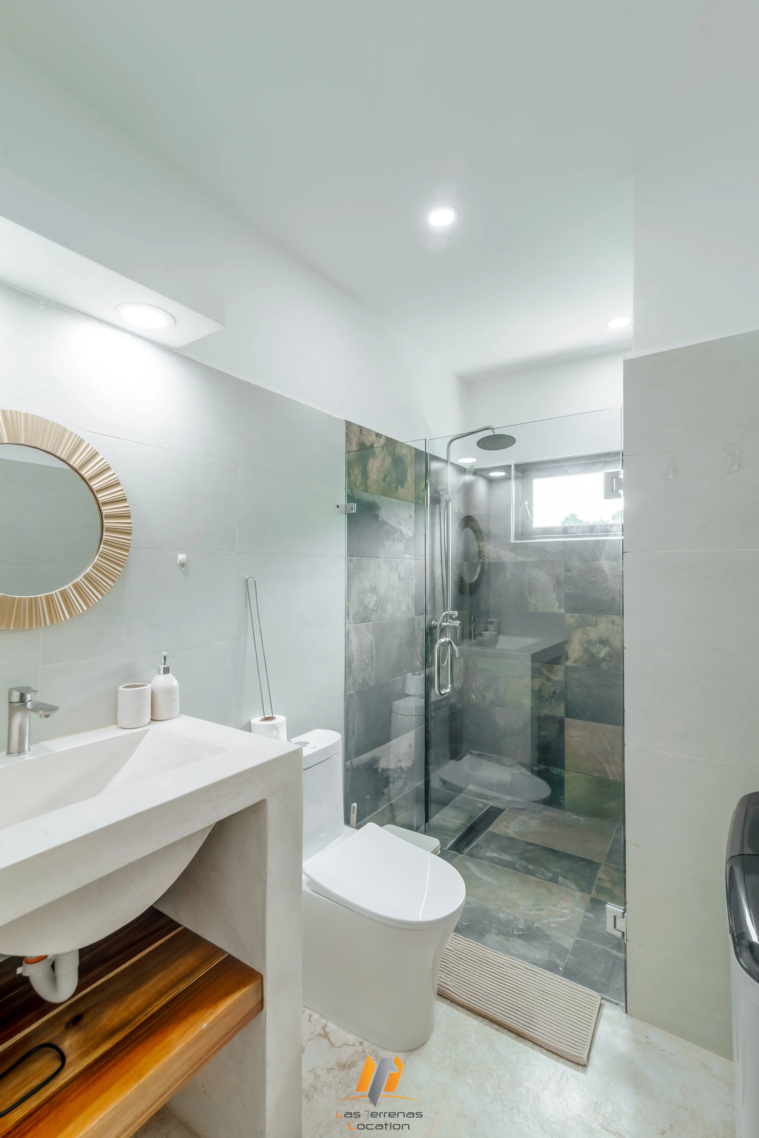 hhh - baño compartido.jpg