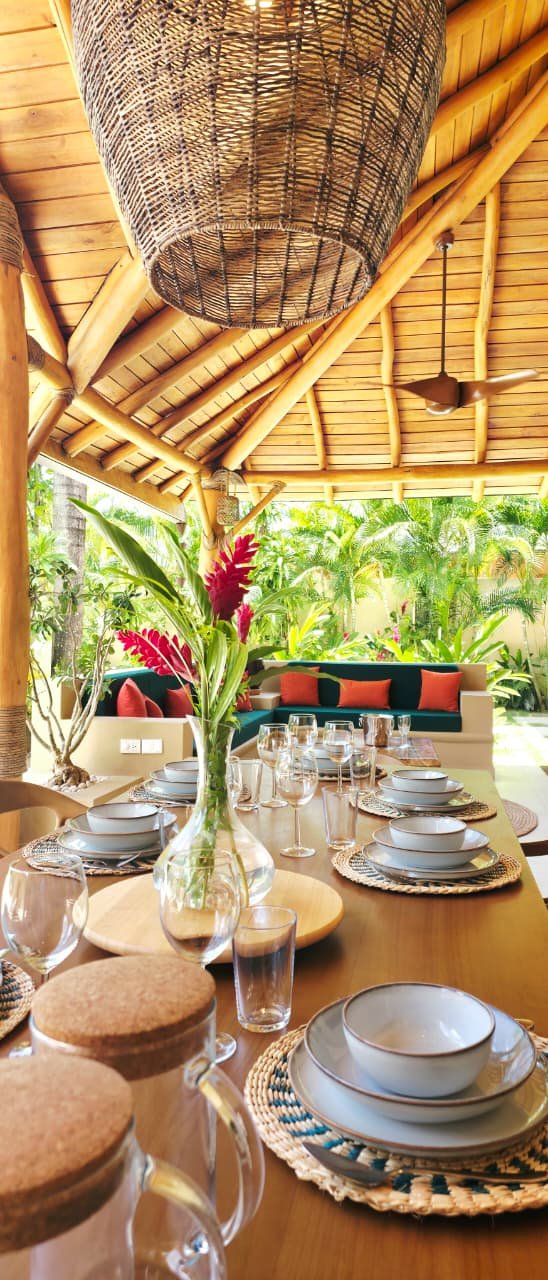 terrasse vue table et salon ext.jpg