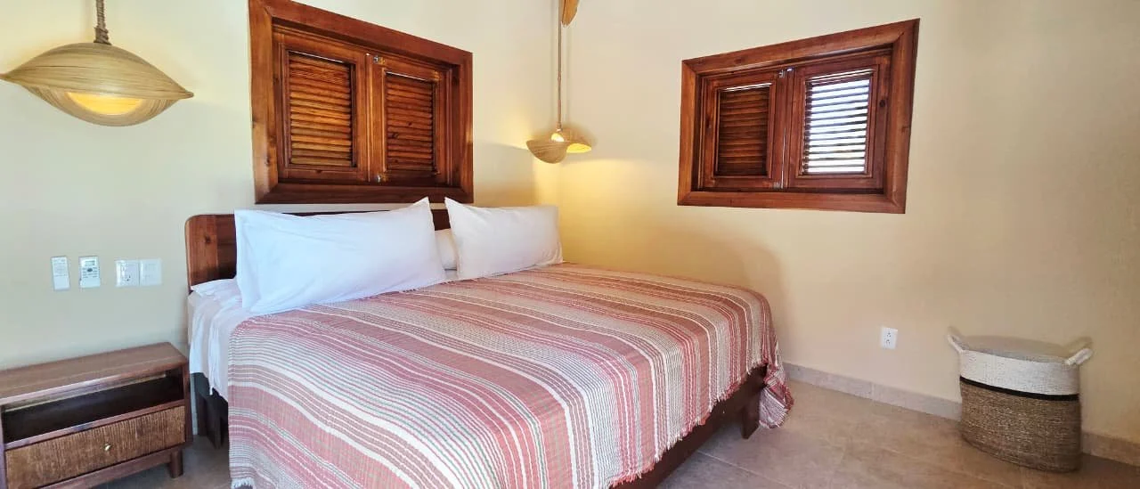 hhc - bungalow entree.jpg