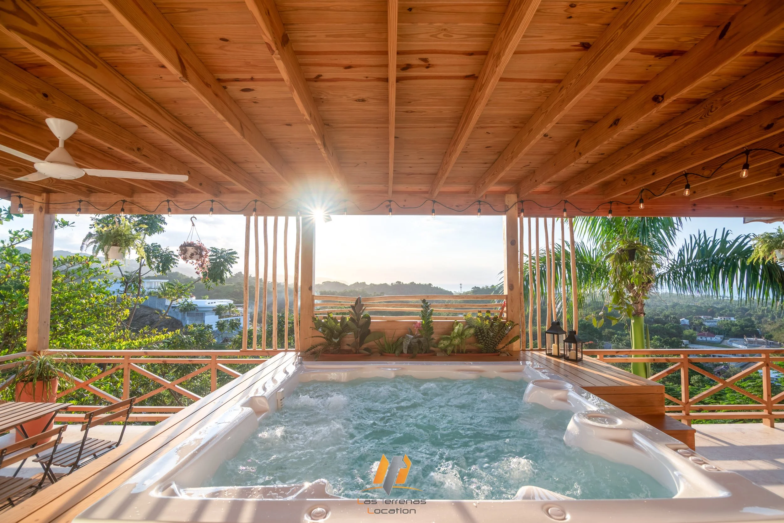 dn terraza 1er piso jacuzzi zoom.jpg