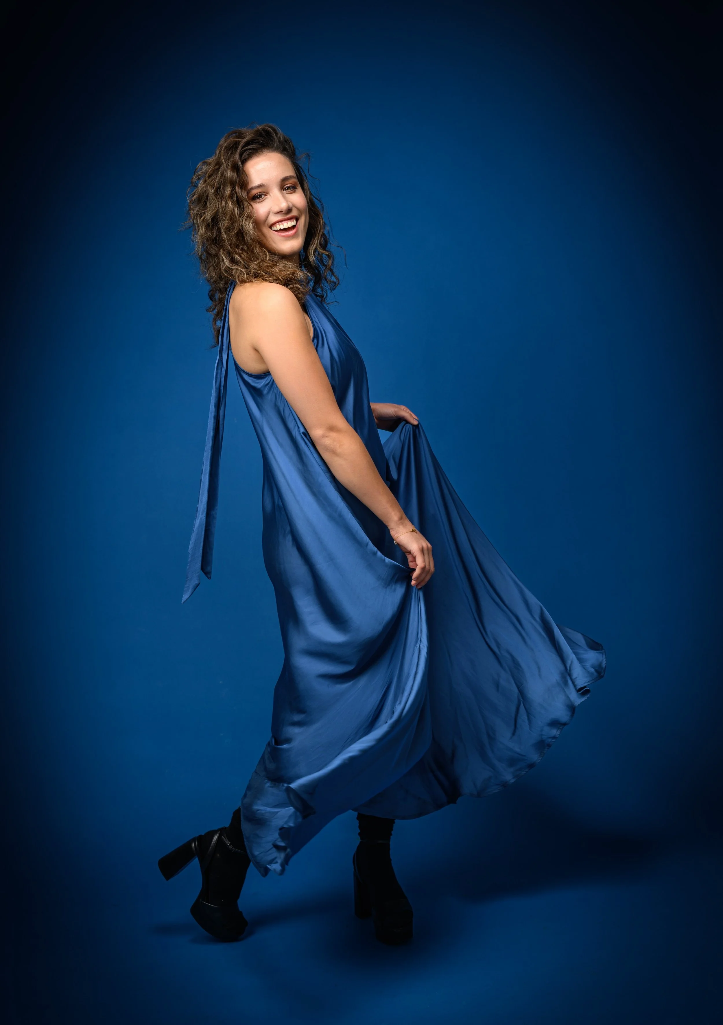 Alma_Naidu_Portrait_02_Photo_Tom_Schneider.jpg