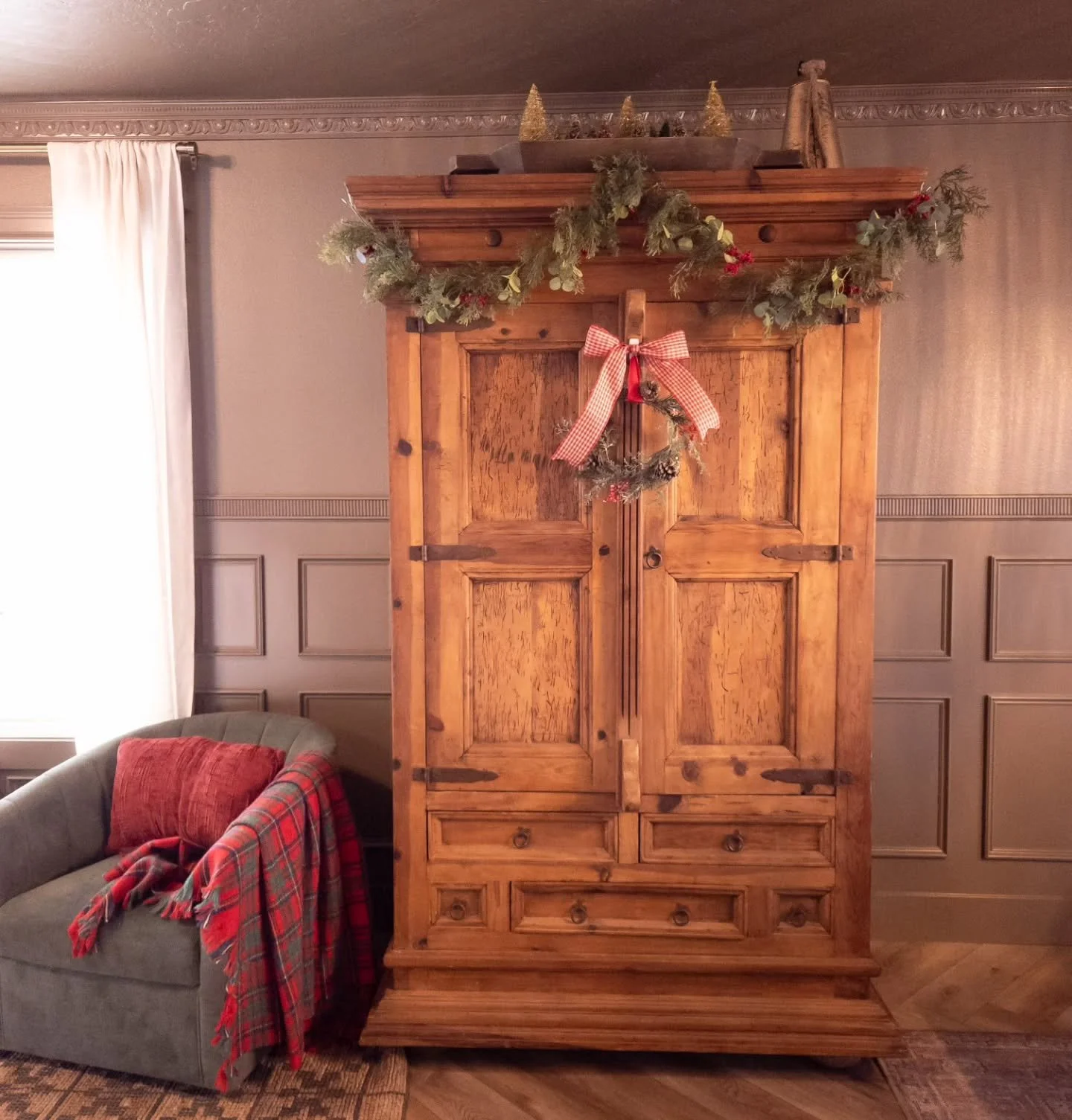 Struggling with your open concept layout? Try adding a large furniture piece as a room divider. I used this solid wood armoire (a Facebook Marketplace find!) to create a visual boundary between my dining room and home library. This one piece instantl