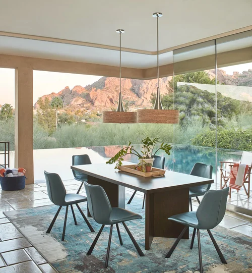 Dining room with clean retouched ceiling