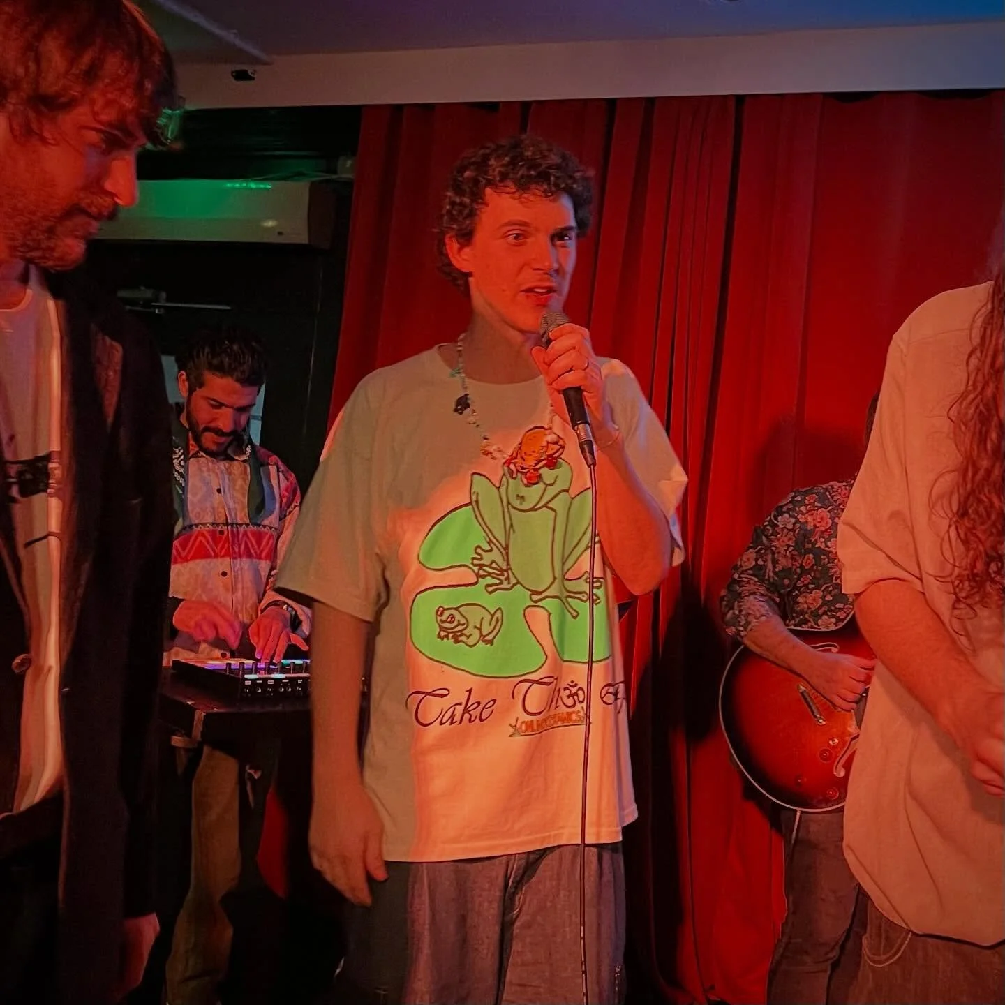 Big up @teo.marangon for a cracking tribute to the legend that is J Dilla last night at @. Super sharp sampler pad chops, rocking guitar and bass, and an armada of talented singers and MCs made for a really fun night. 

#jdilla #hiphop #livehiphop