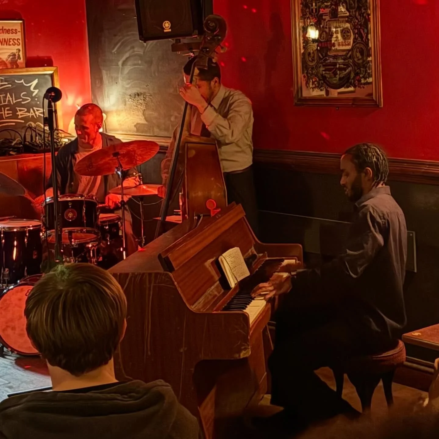 Thank you @jonah.evans for bringing those brilliant piano trio vibes to one of our favourite locals @3compassese8. Can&rsquo;t wait for the next one!

#livemusic #livejazz #pianotrio