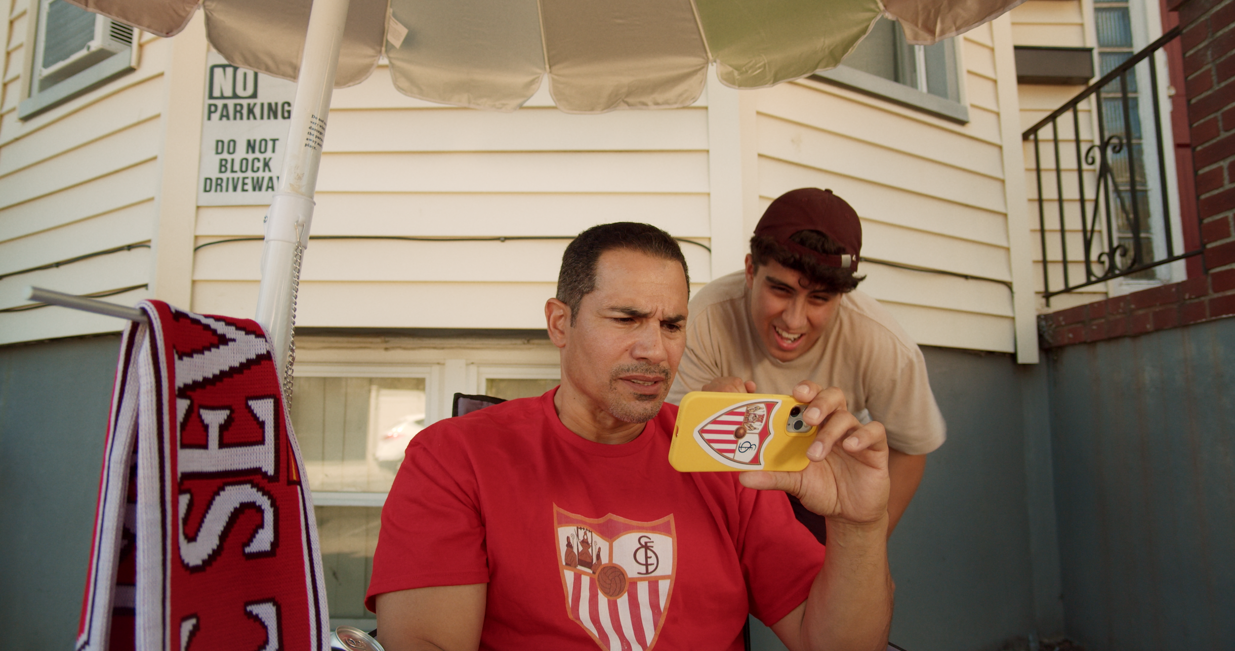 B-LINE (2023, dir. Sebastian Martinez & Colm Donston, dp. Kerri Sitty)