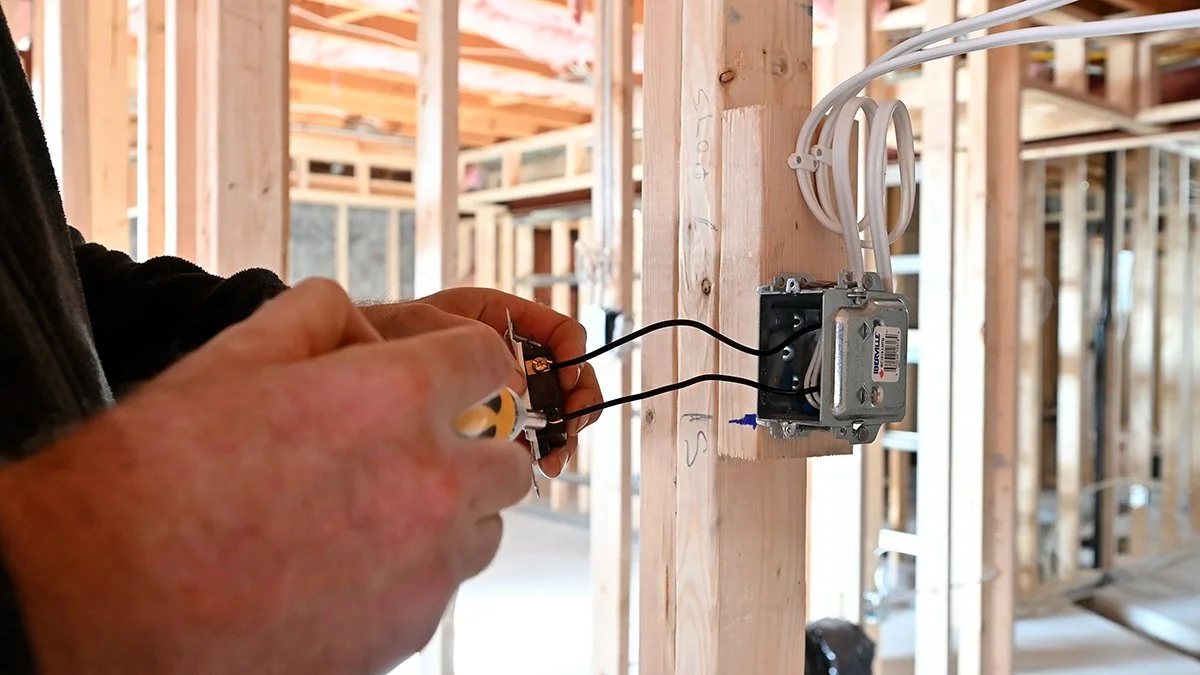Wiring a light switch in  a new build.