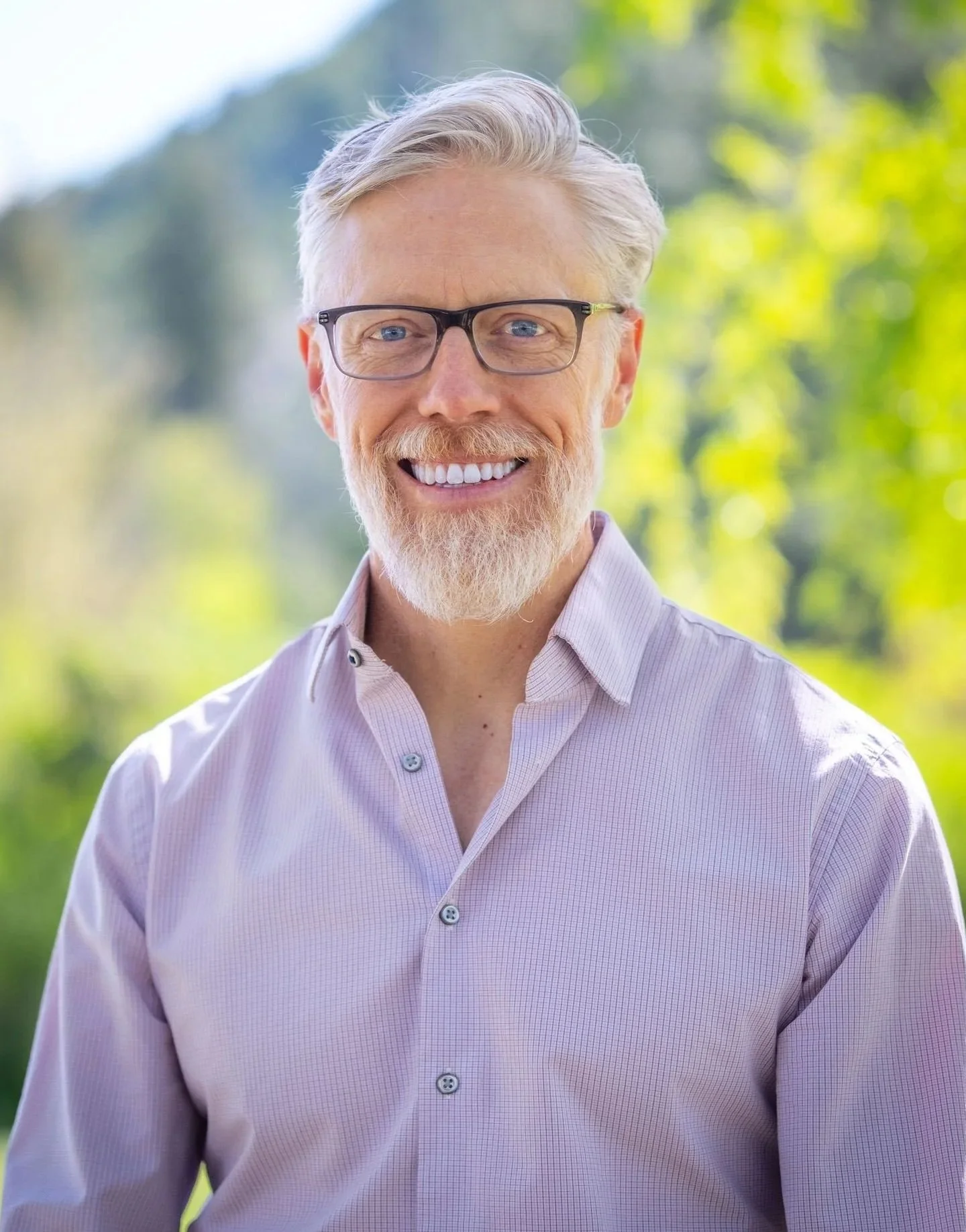 Portrait of Danny Frazer, System and Soul Certified Business Coach