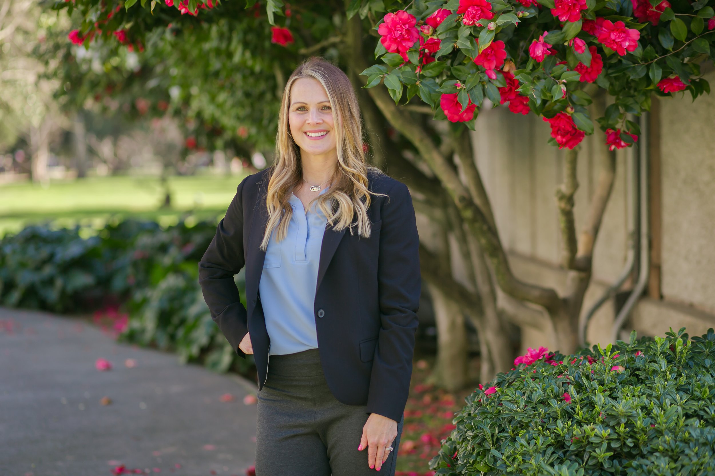 Creative and professional headshots for professional business. Action shots of business. Outdoor headshots, corporate headshots professional. Granite Bay, Roseville, Lincoln, Rocklin, Auburn, Folsom, Sacramento.